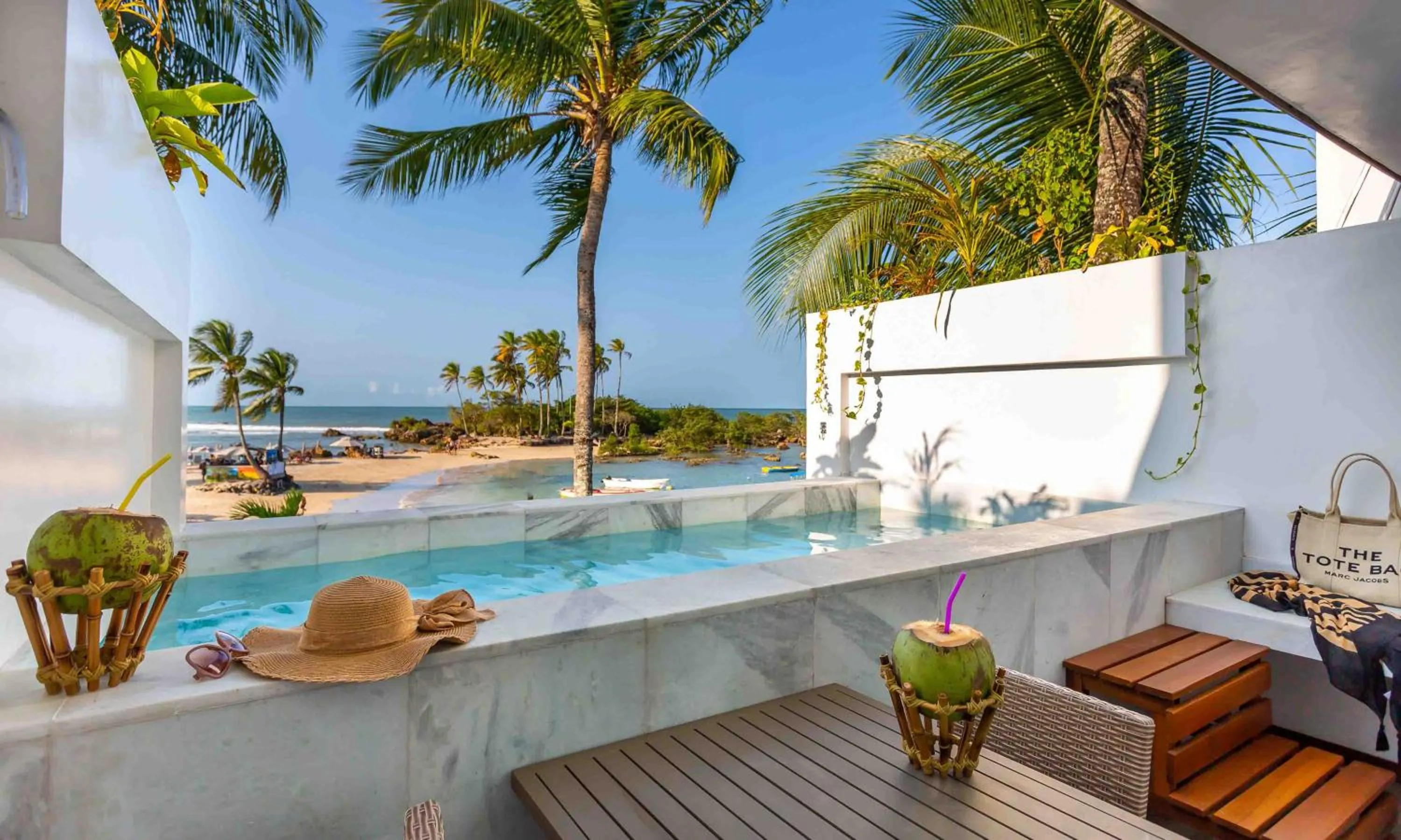 Swimming pool in Aqua by Sambass