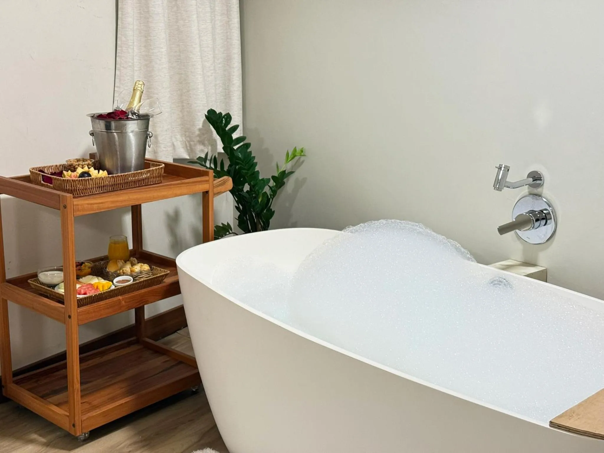 Bath in Aqua by Sambass