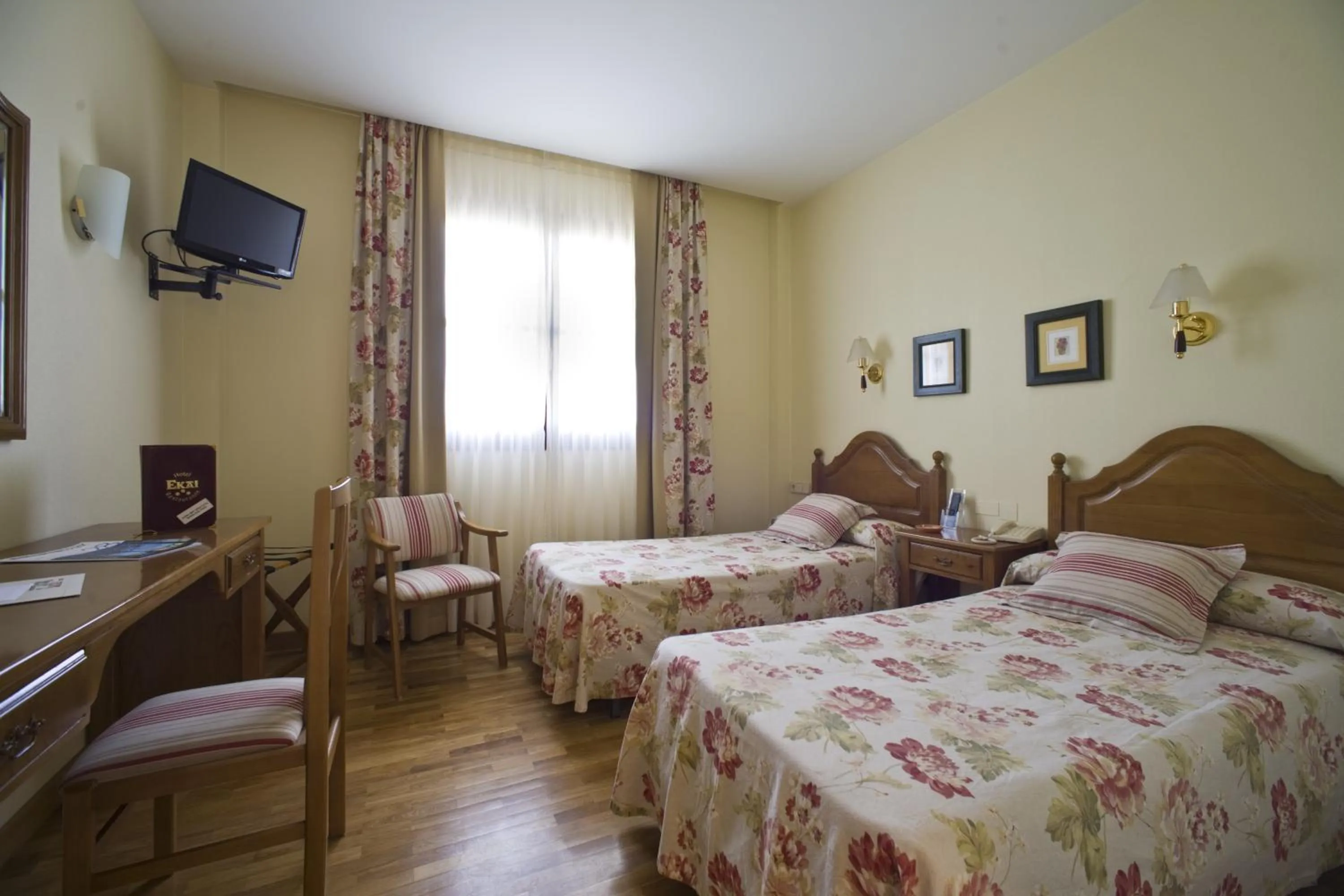 Photo of the whole room, Bed in Hotel Ekai