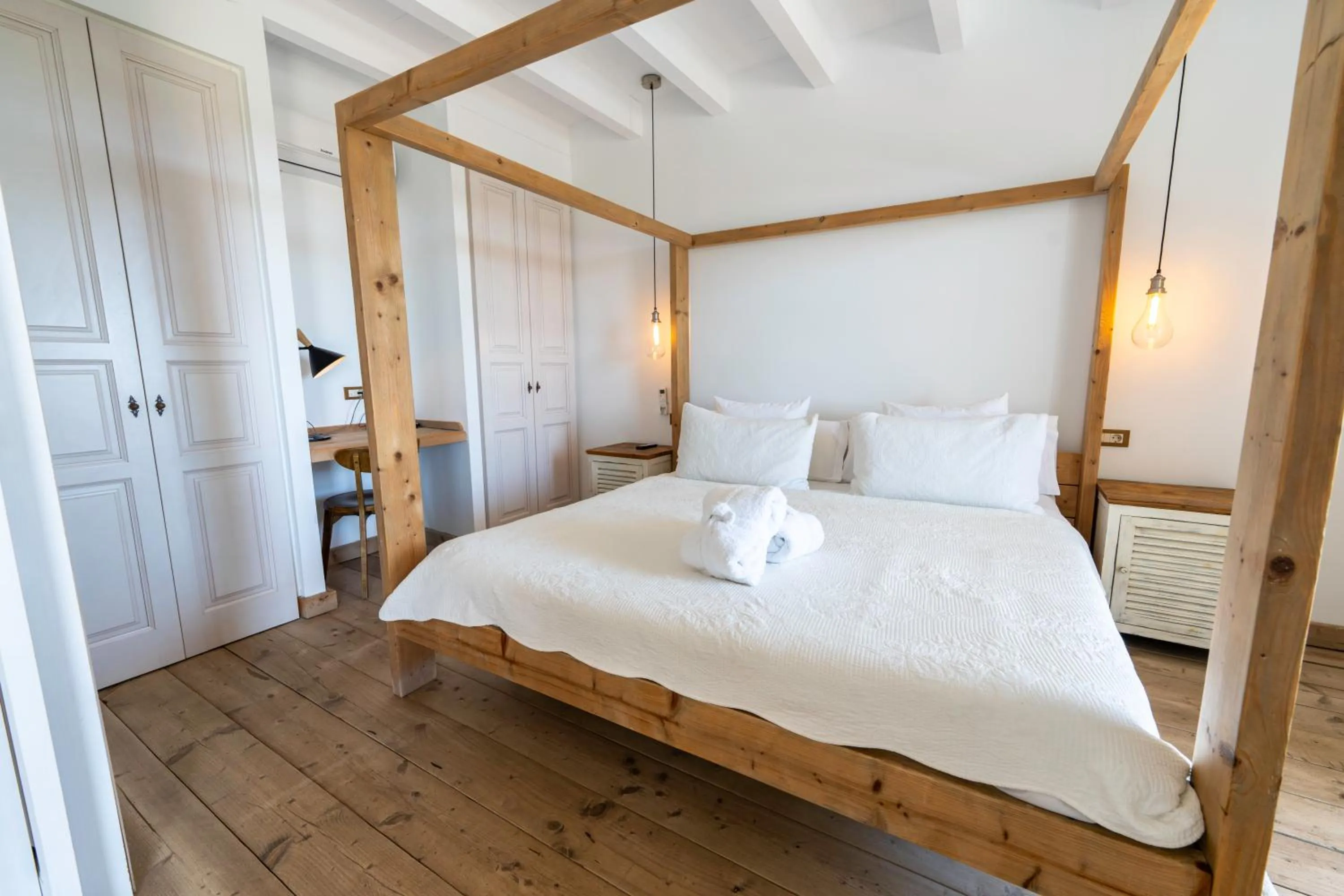 Bedroom, Bed in Finca Hotel Rural Es Turó