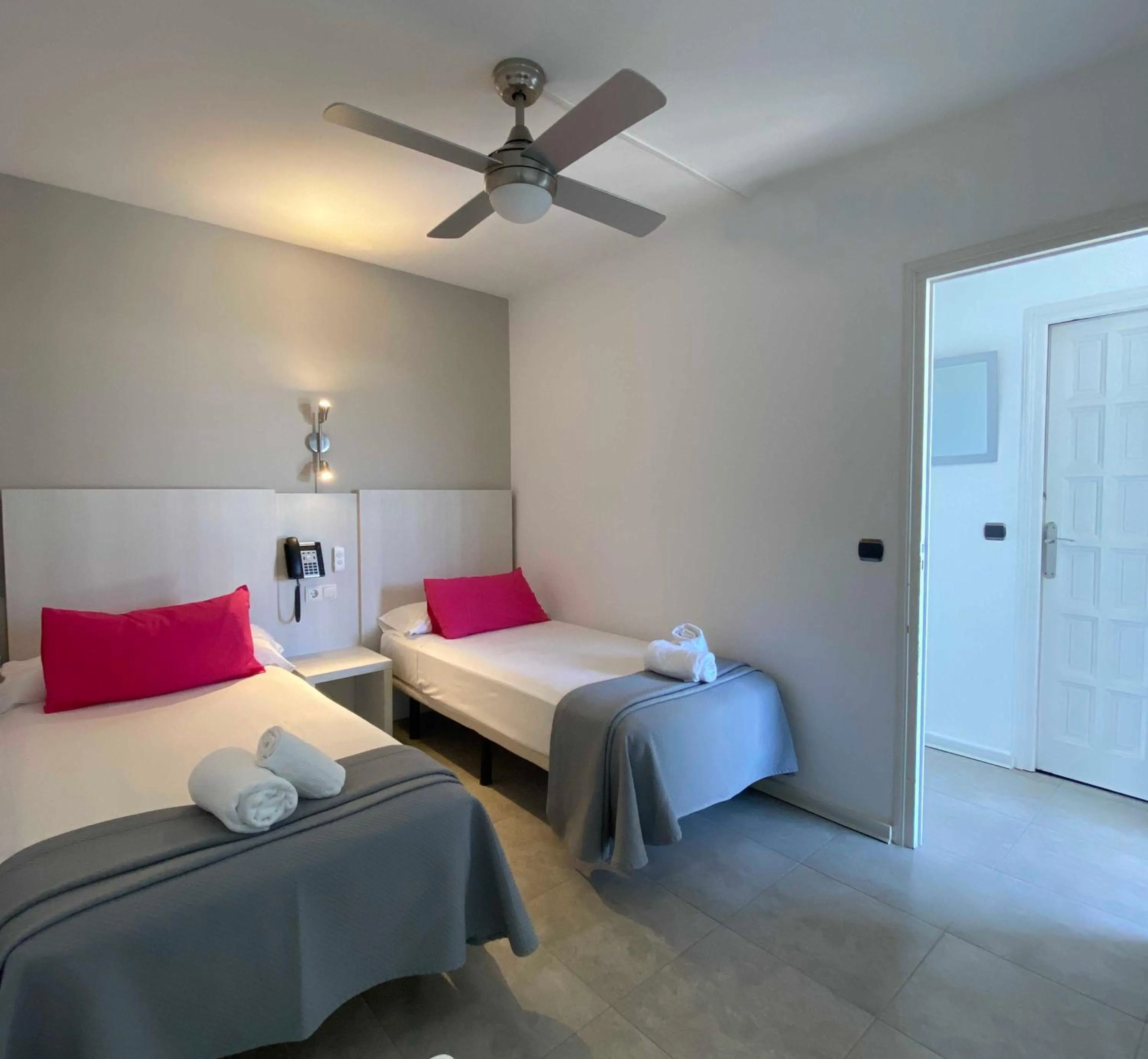 Bedroom, Bed in Hotel Apartamentos Solimar