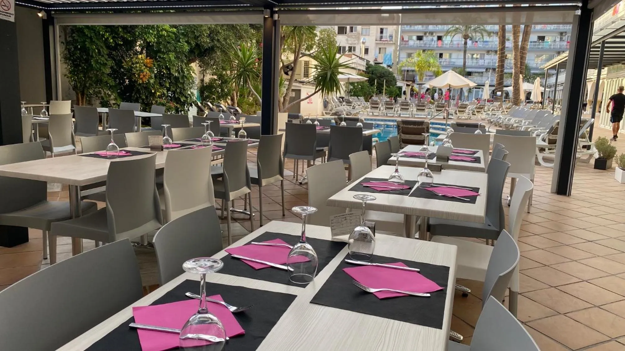 Restaurant/places to eat in Hotel Apartamentos Solimar