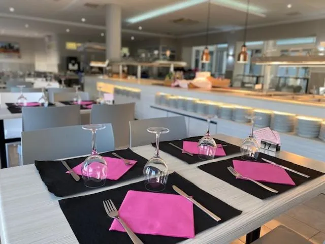 Restaurant/places to eat in Hotel Apartamentos Solimar