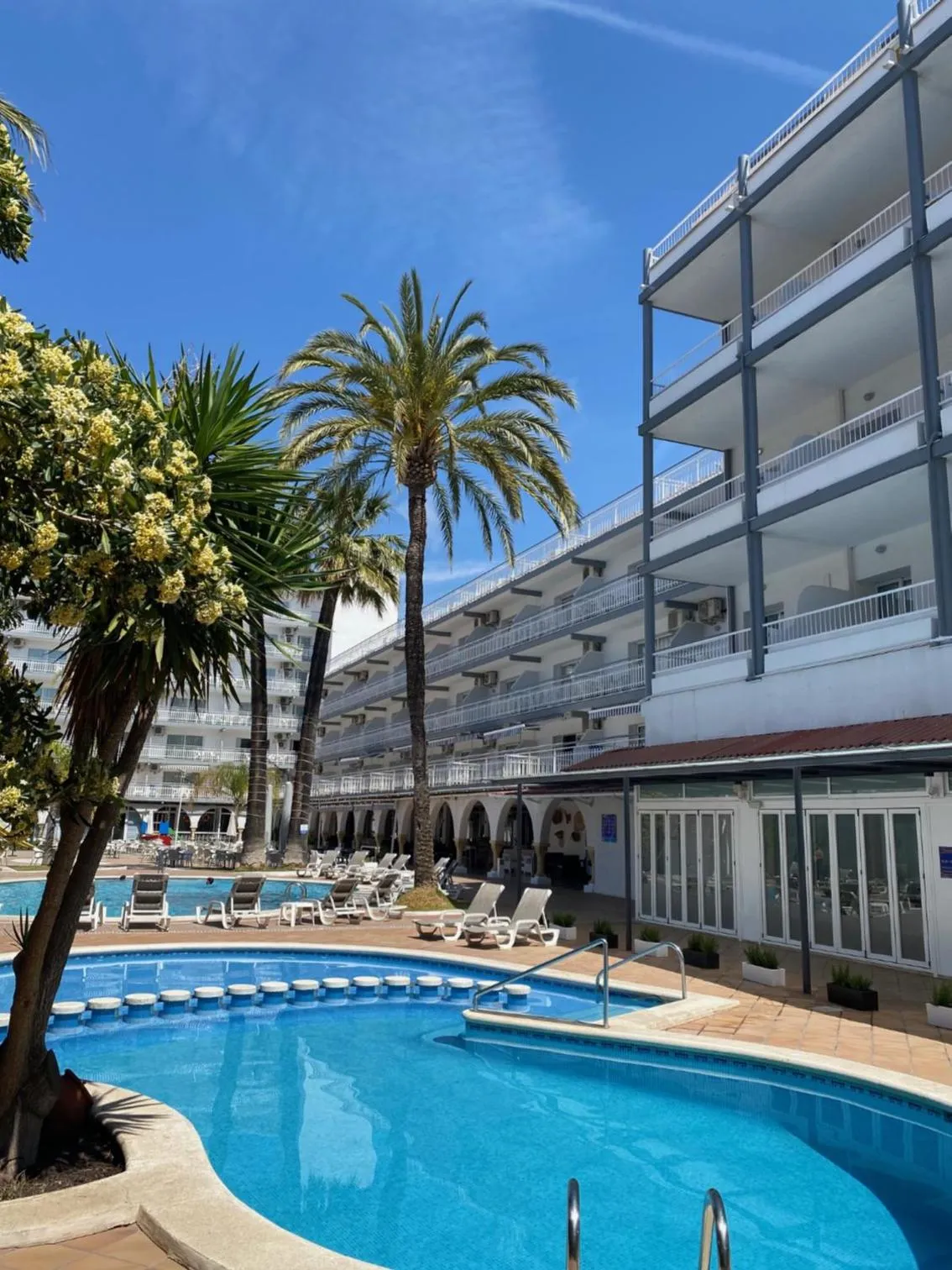 Swimming pool in Hotel Apartamentos Solimar