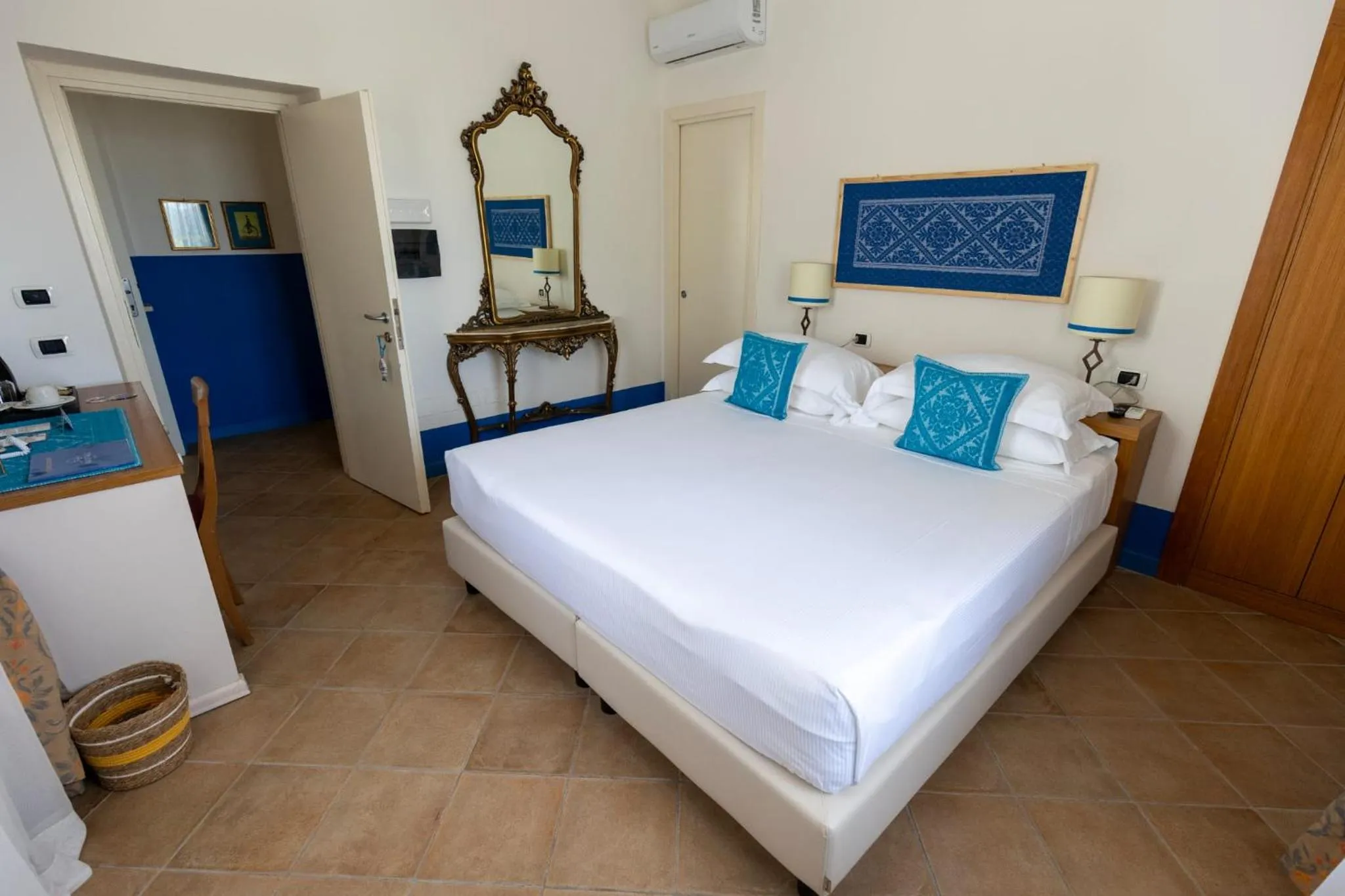 Bed in Riva di Palo Beach Hotel