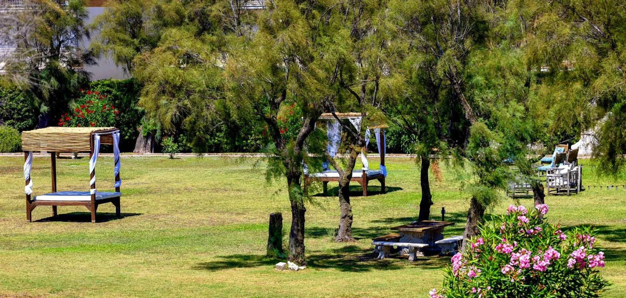 Communal lounge/ TV room in Riva di Palo Beach Hotel
