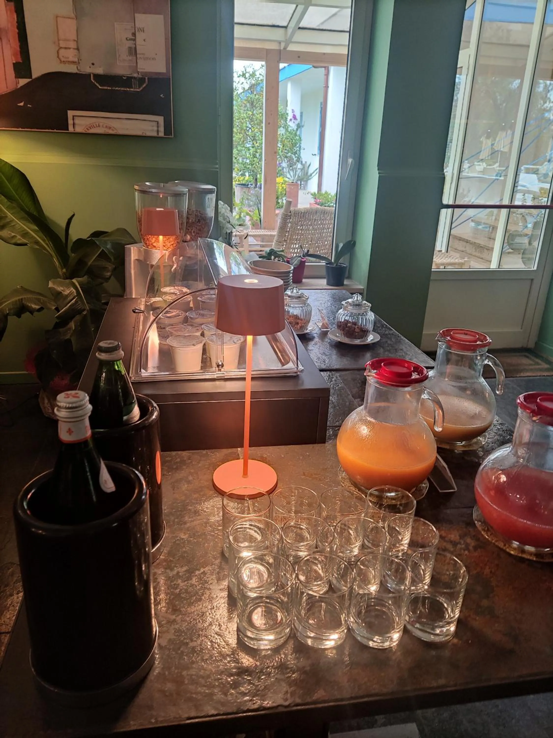 Breakfast in Riva di Palo Beach Hotel