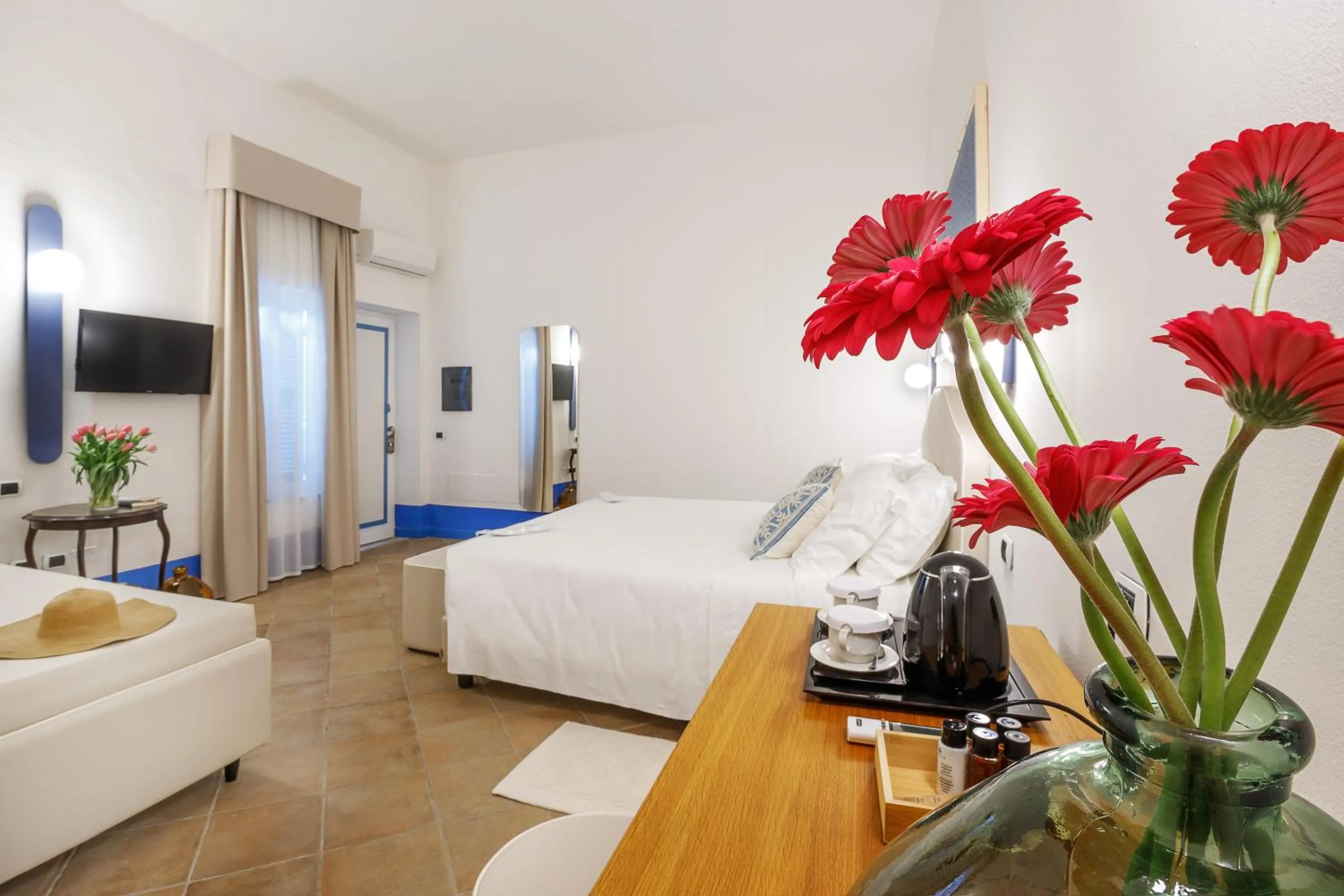 Photo of the whole room, Bed in Riva di Palo Beach Hotel