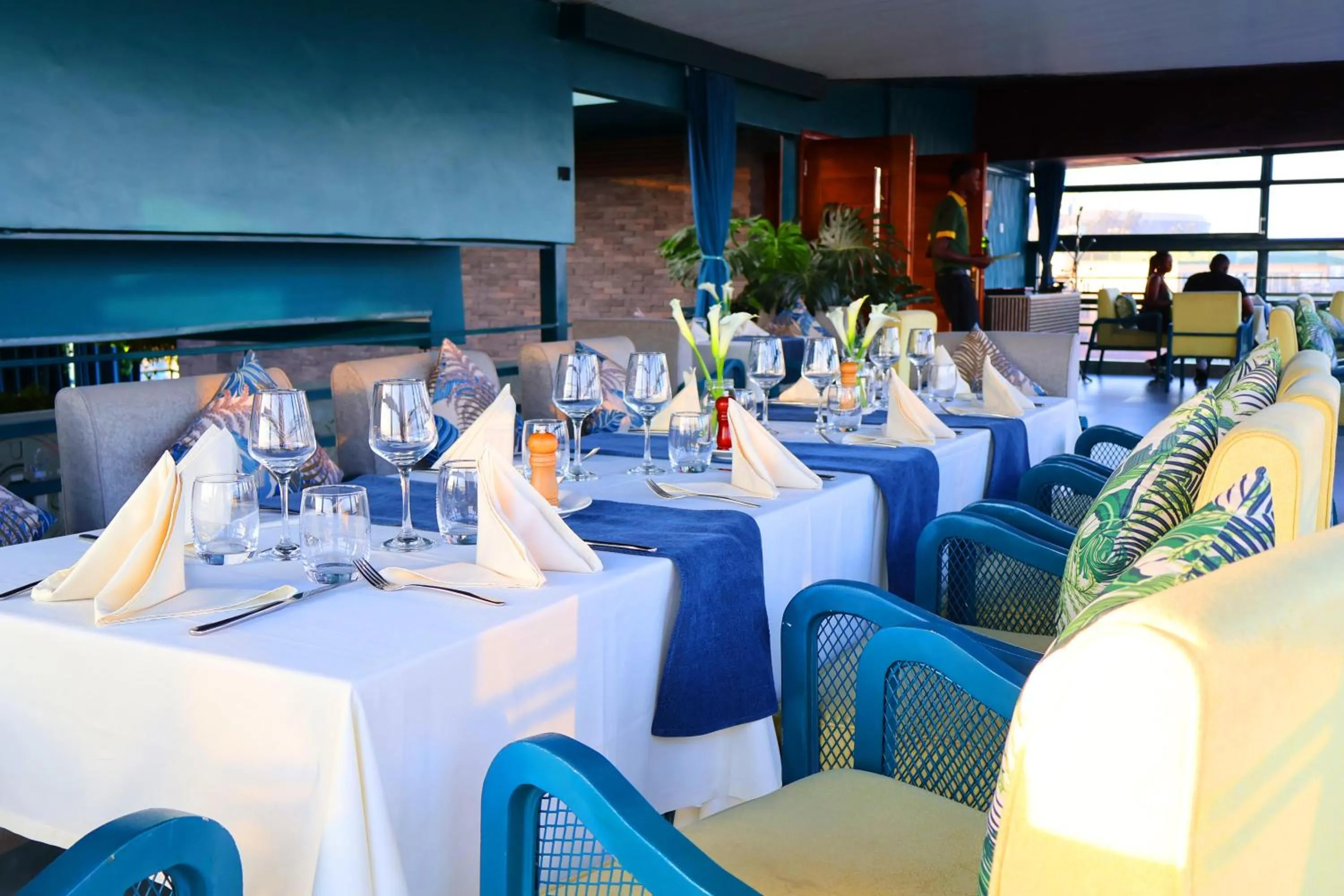 Dining area in Urban Park Suites Hotel