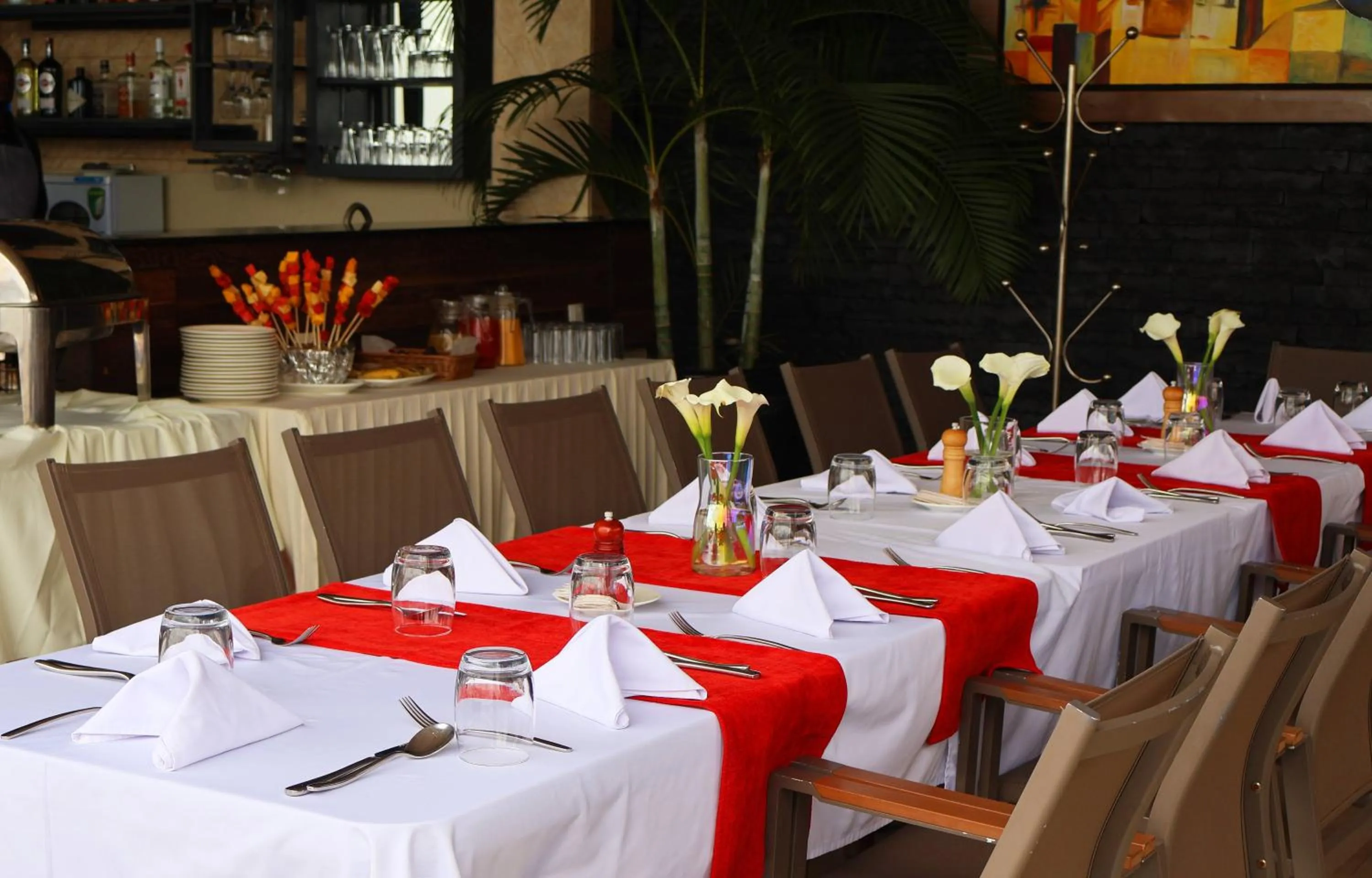 Dining area in Urban Park Suites Hotel