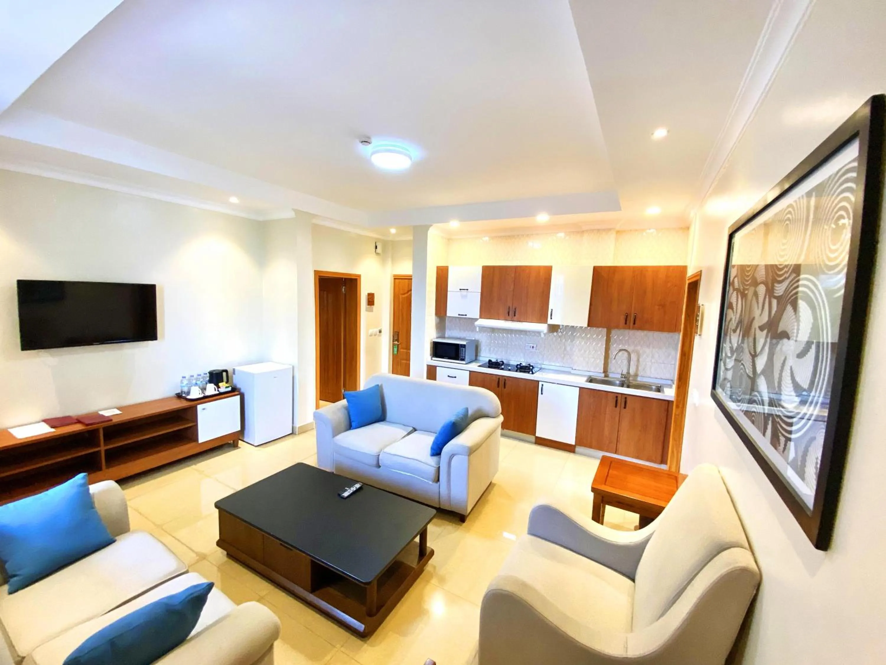 TV and multimedia in Urban Park Suites Hotel