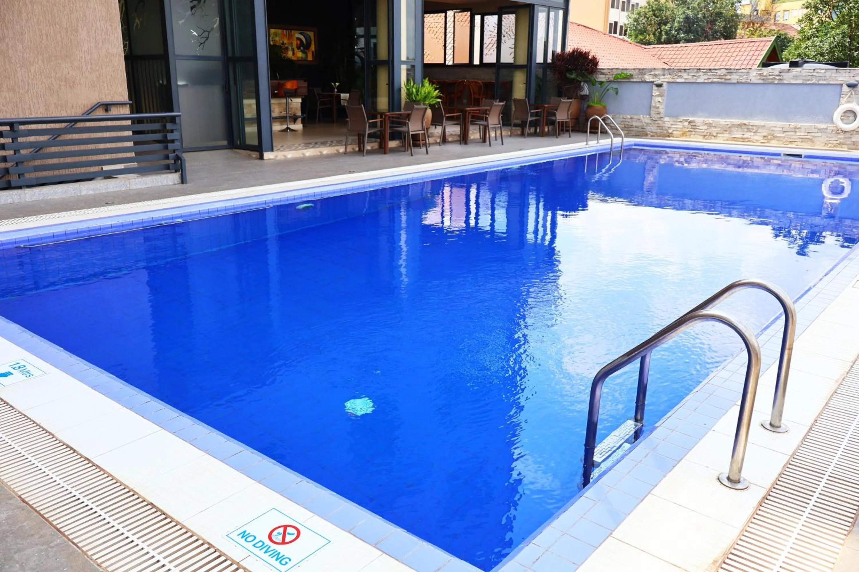 Swimming pool in Urban Park Suites Hotel