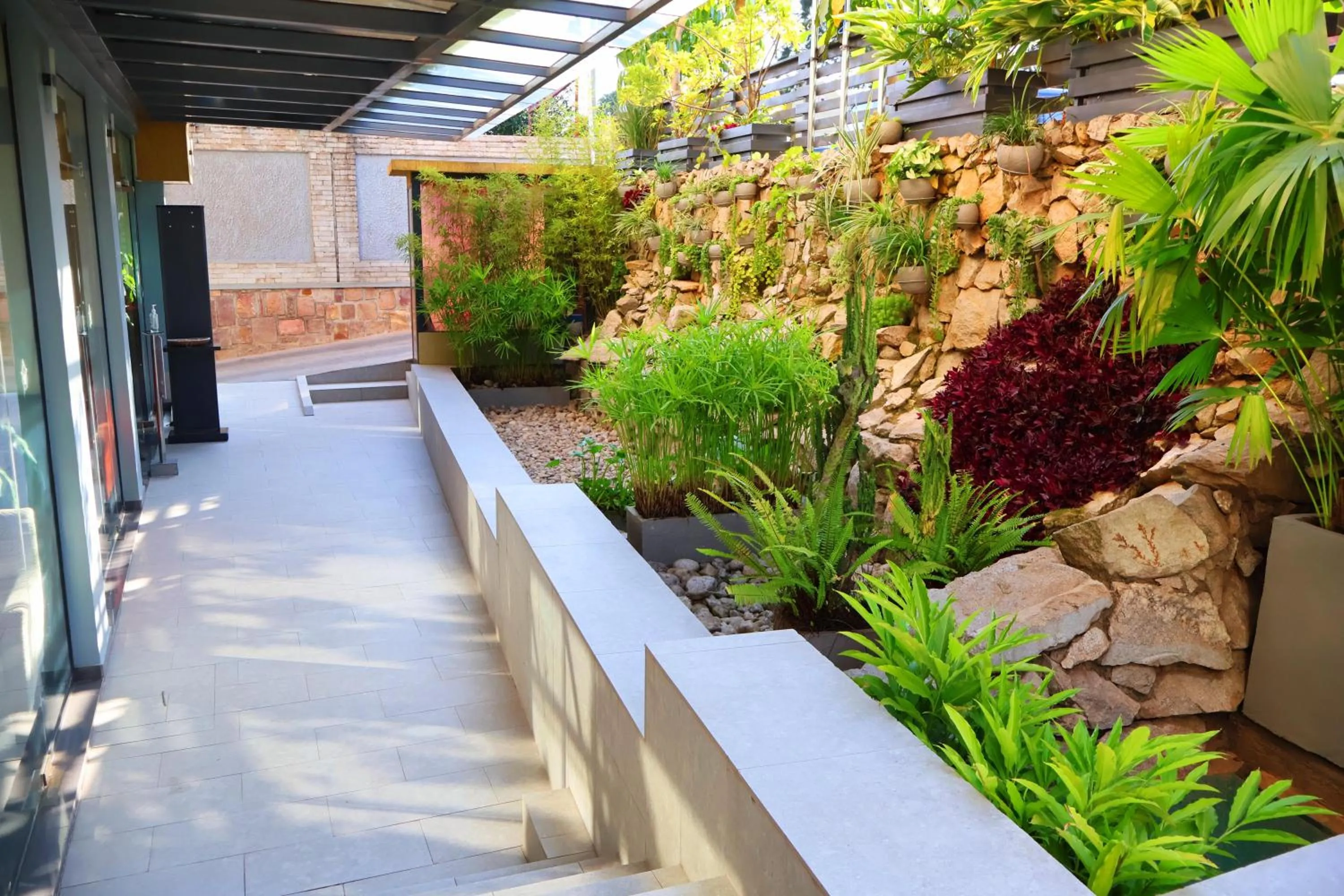 Garden in Urban Park Suites Hotel