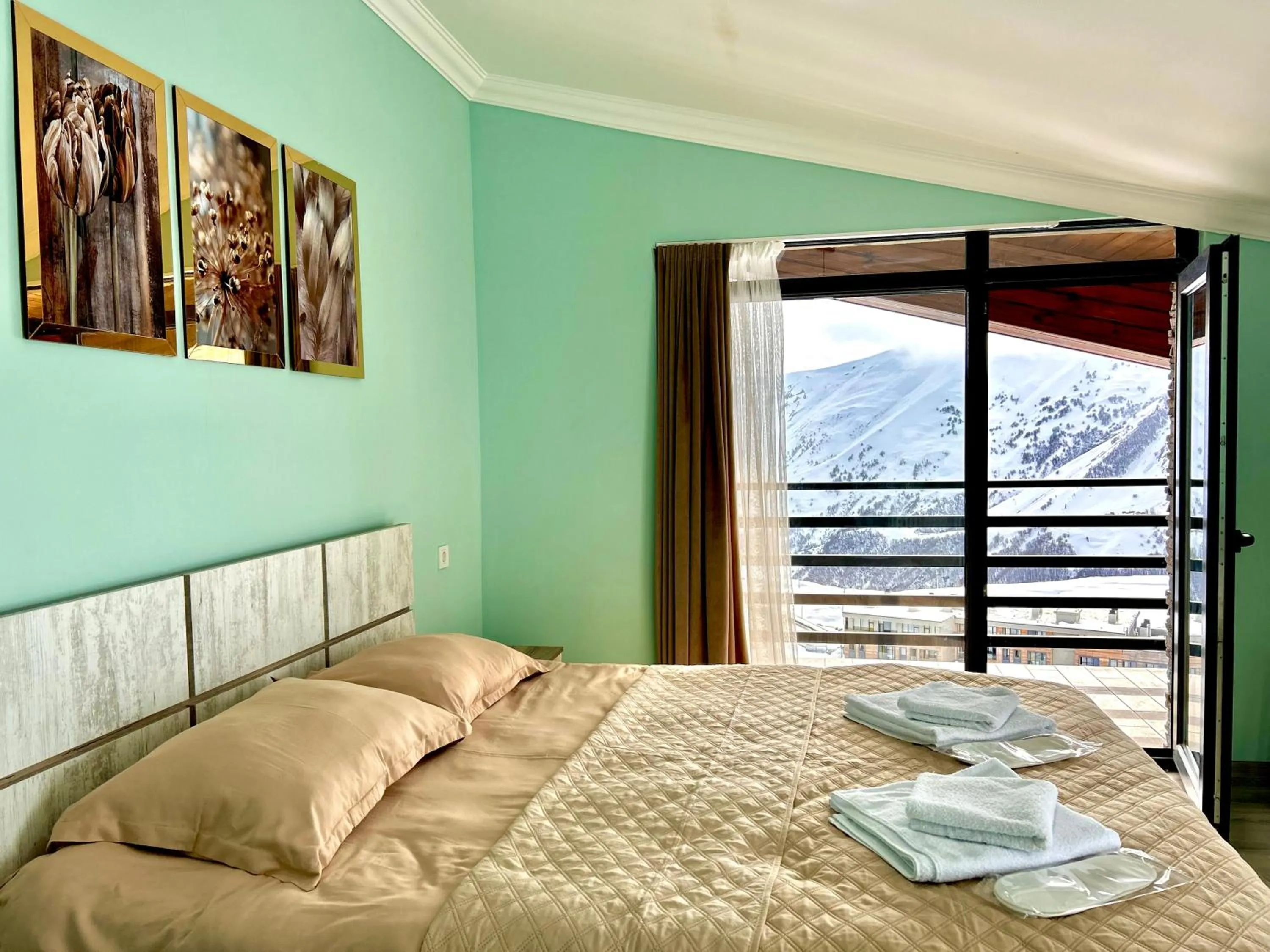 Natural landscape, Bed in Dandelion Hotel Gudauri