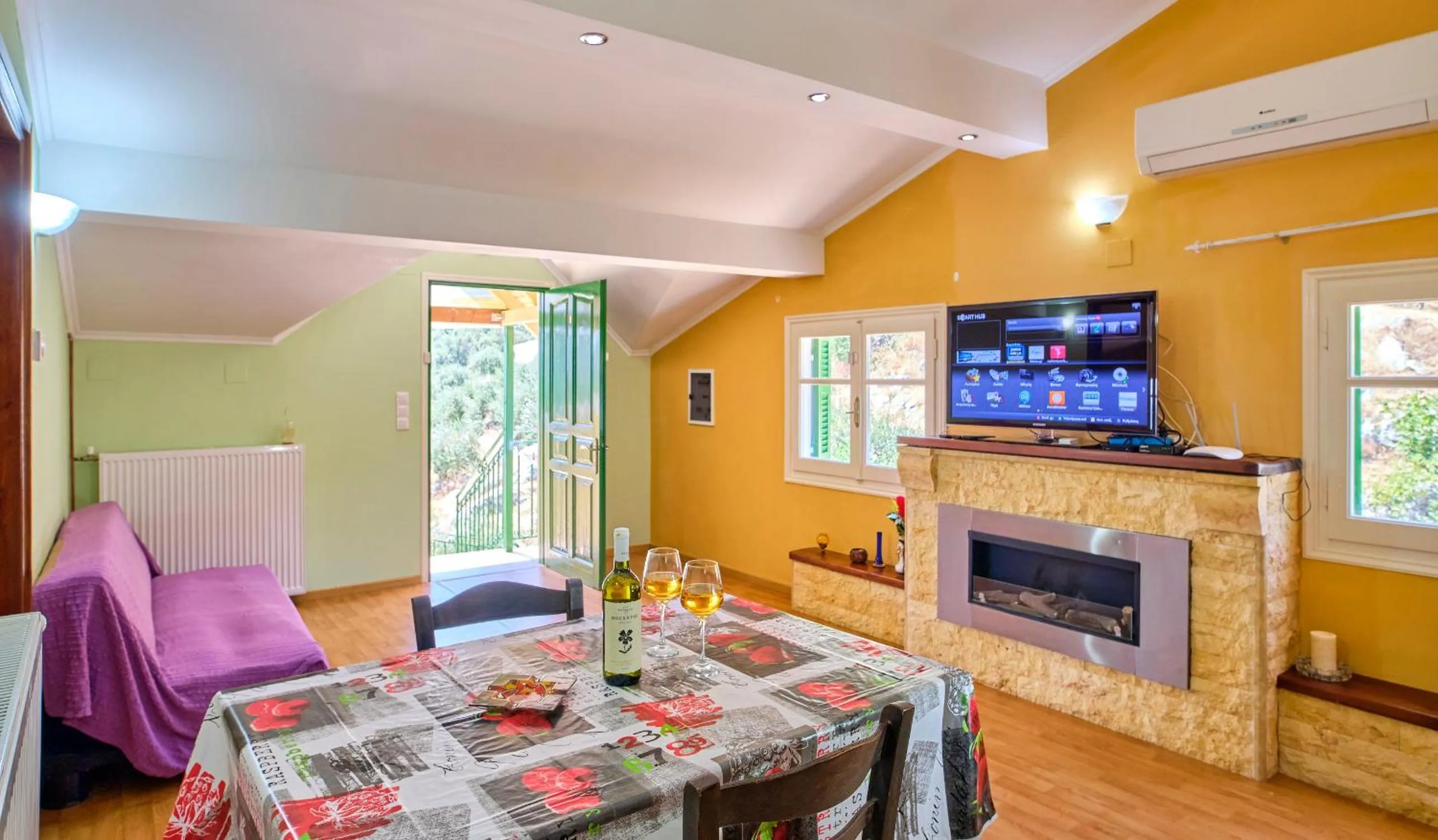 TV and multimedia, Bed in Nikos Kalamaki Corfu