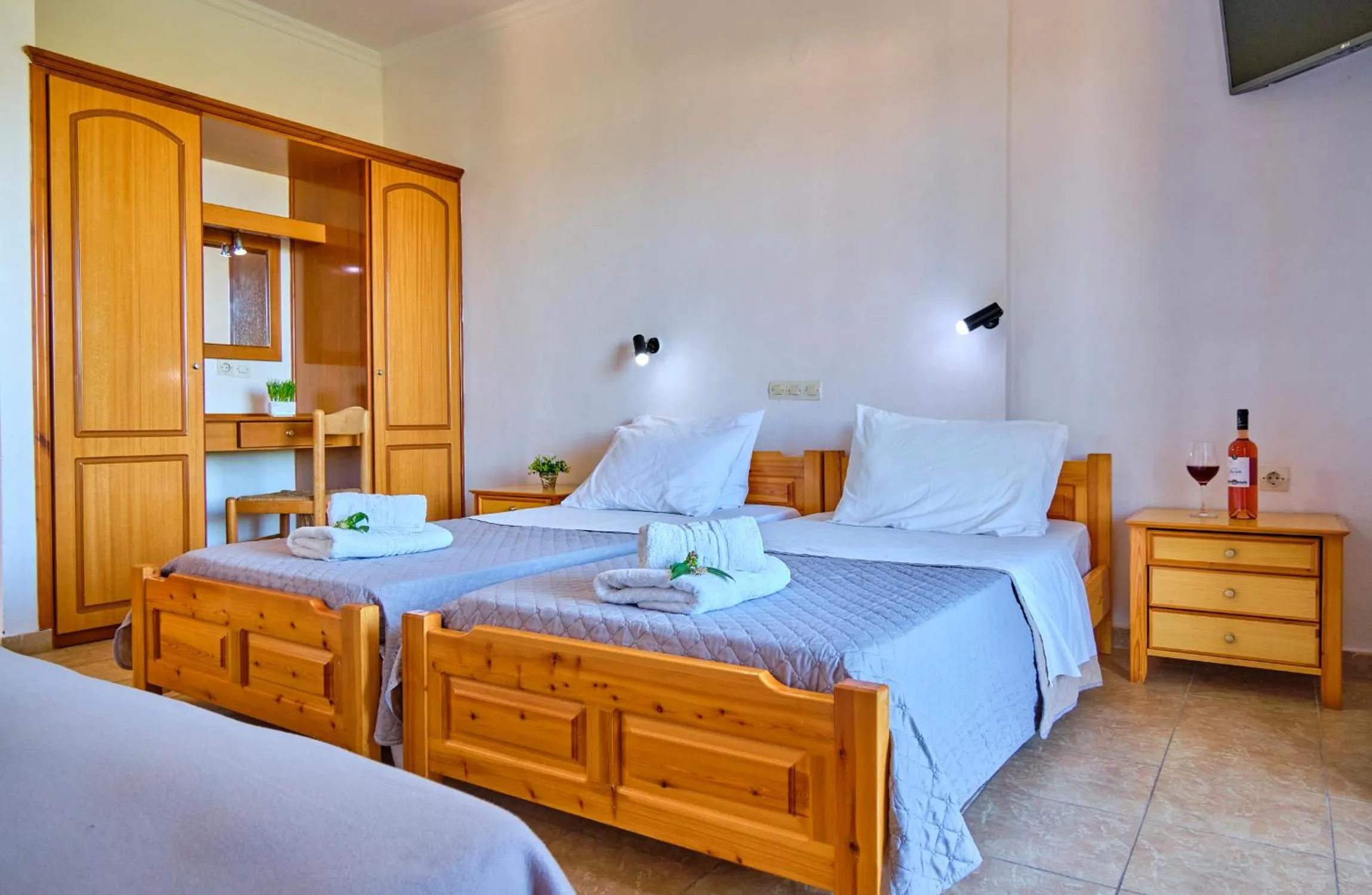 Bed in Nikos Kalamaki Corfu