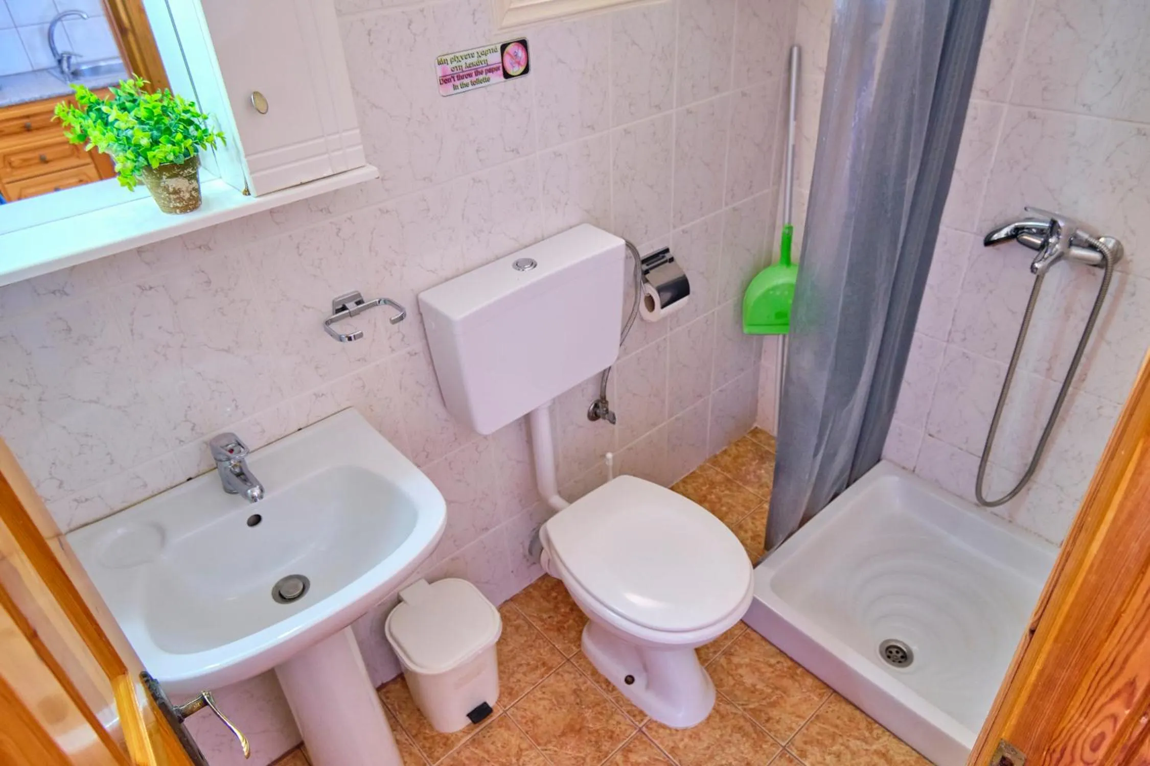 Shower in Nikos Kalamaki Corfu