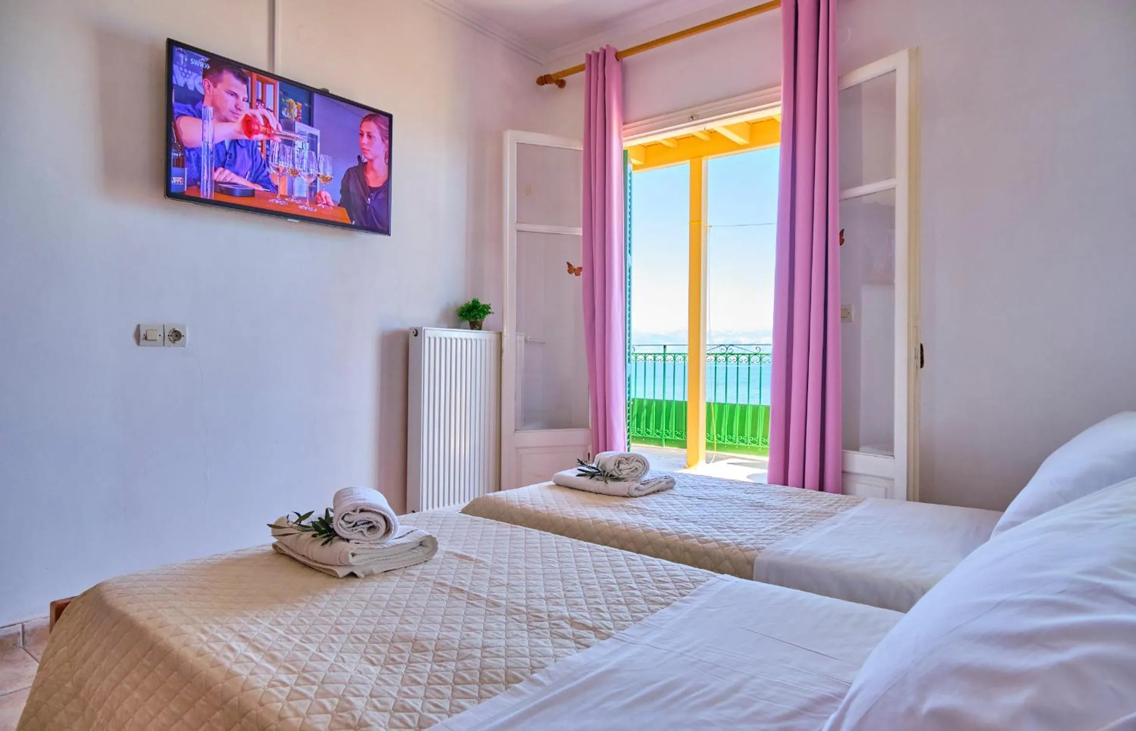 Bed in Nikos Kalamaki Corfu