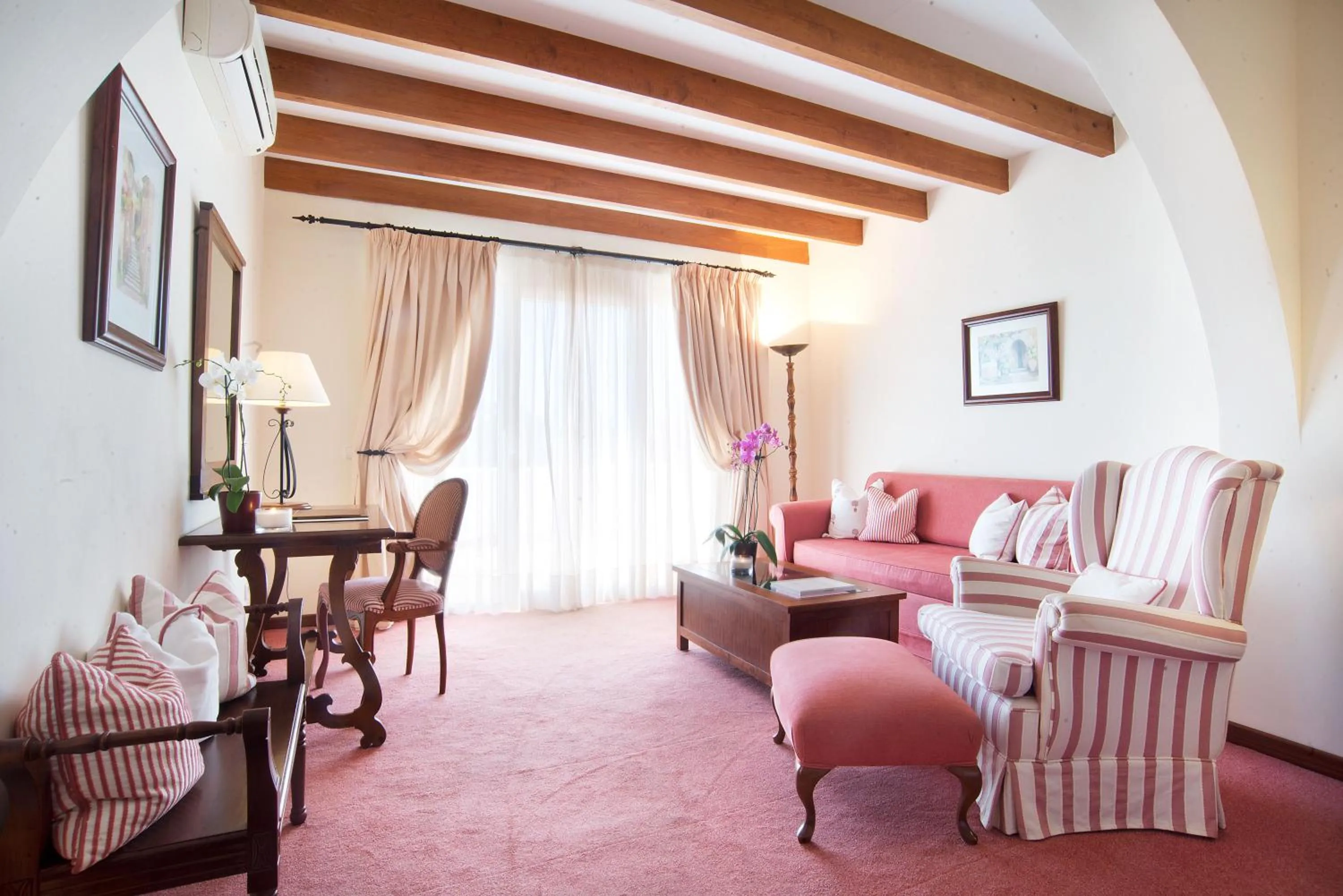 Seating area in Hotel Bon Sol Resort & Spa