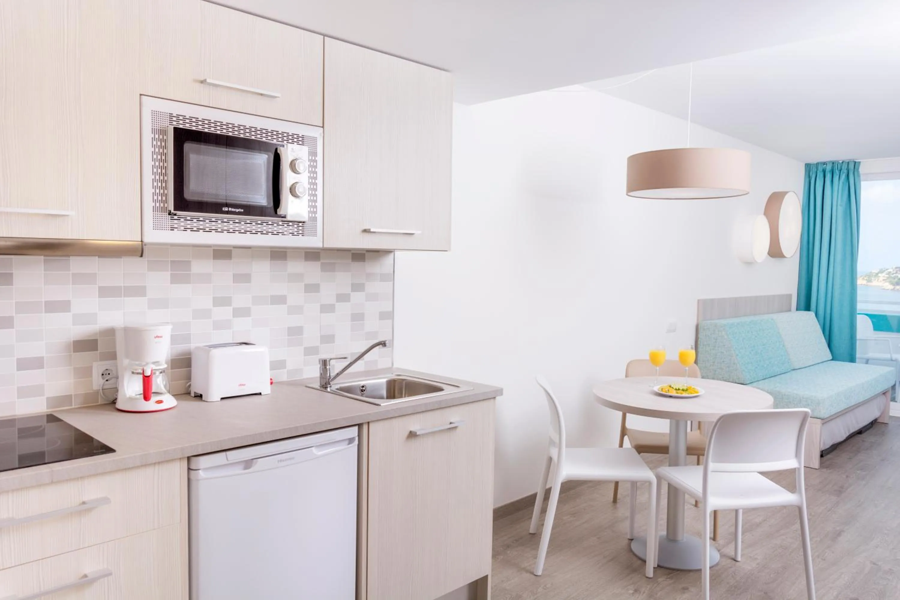 Coffee/tea facilities in HSM Sandalo Beach