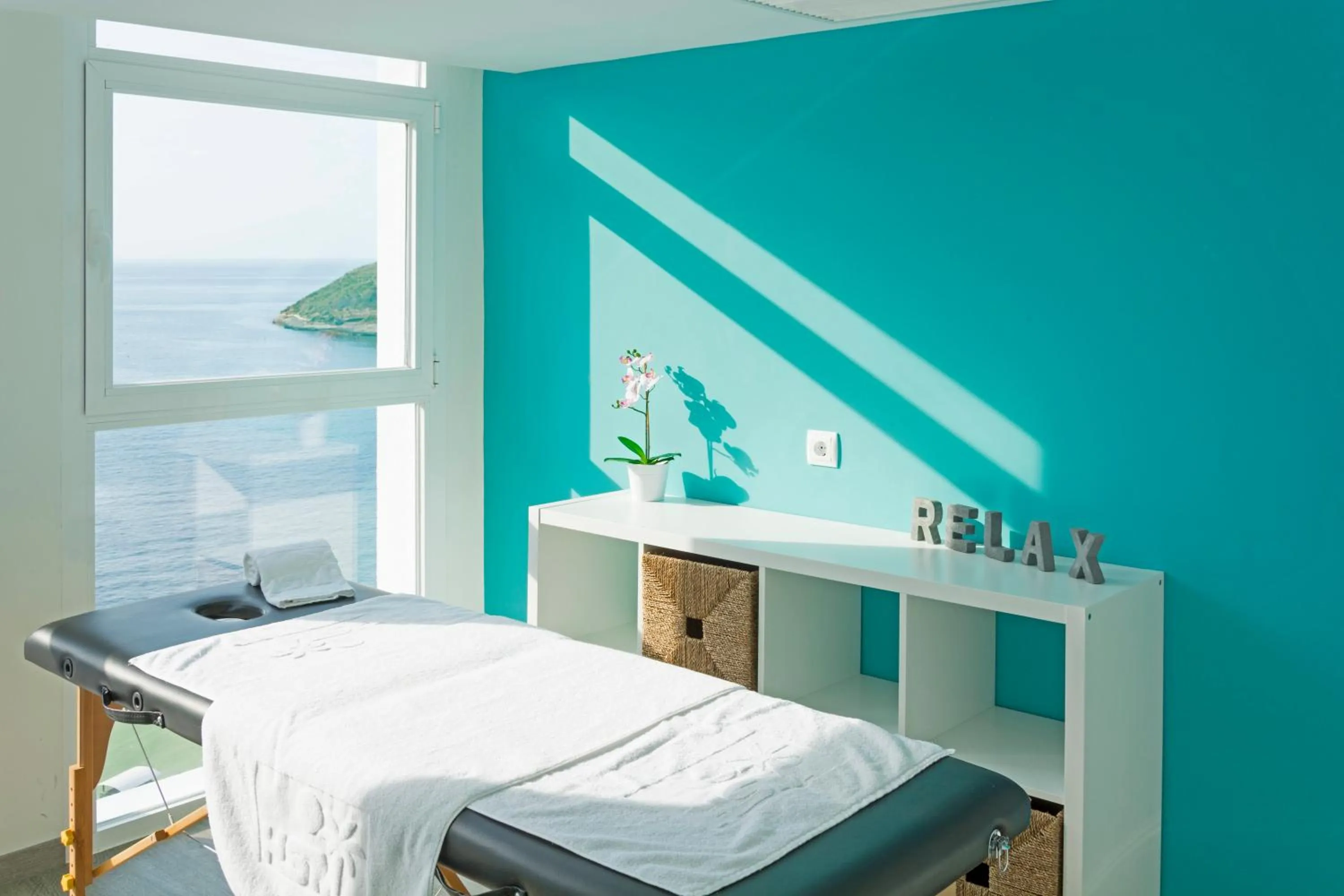 Massage, Bed in HSM Sandalo Beach