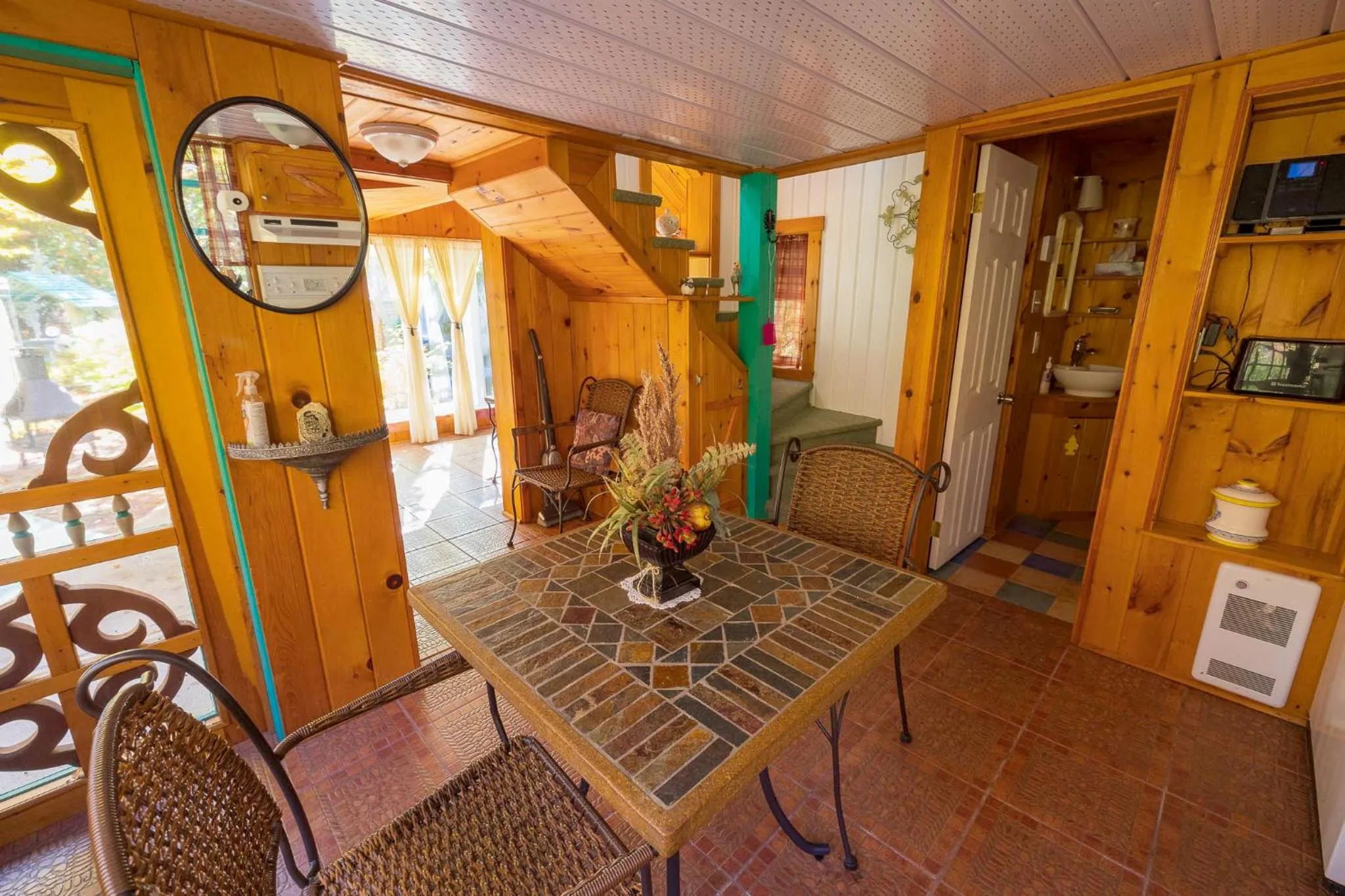 Domaine Rivière Sacacomie Chalets et Bed and Breakfast -Manoir Canergie