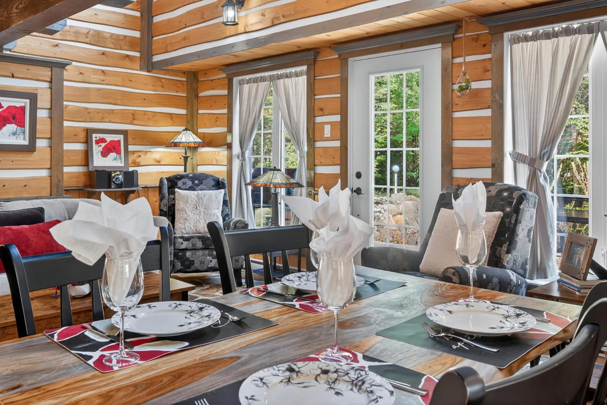 Domaine Rivière Sacacomie Chalets et Bed and Breakfast -Manoir Canergie