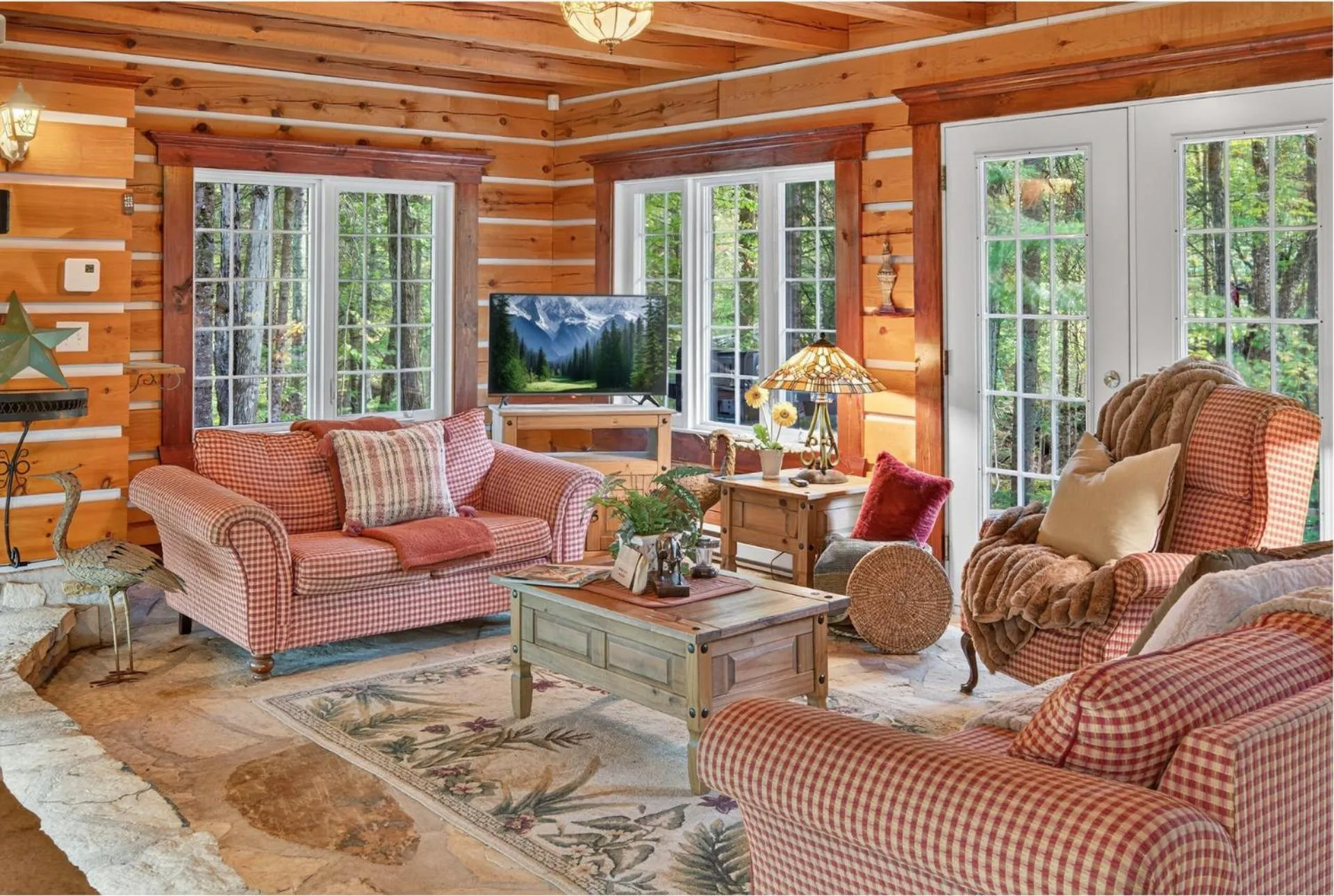 Domaine Rivière Sacacomie Chalets et Bed and Breakfast -Manoir Canergie