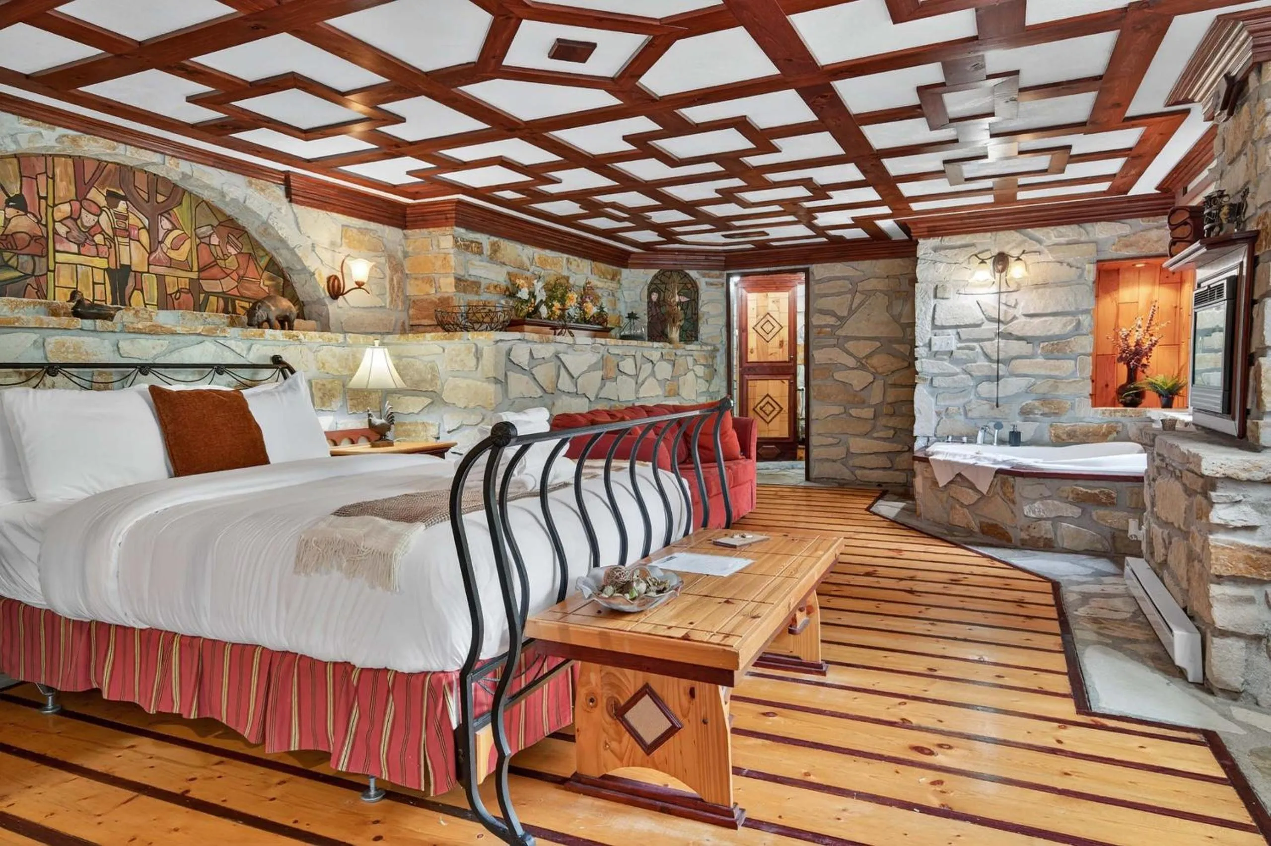 Bed in Domaine Rivière Sacacomie Chalets et Bed and Breakfast -Manoir Canergie