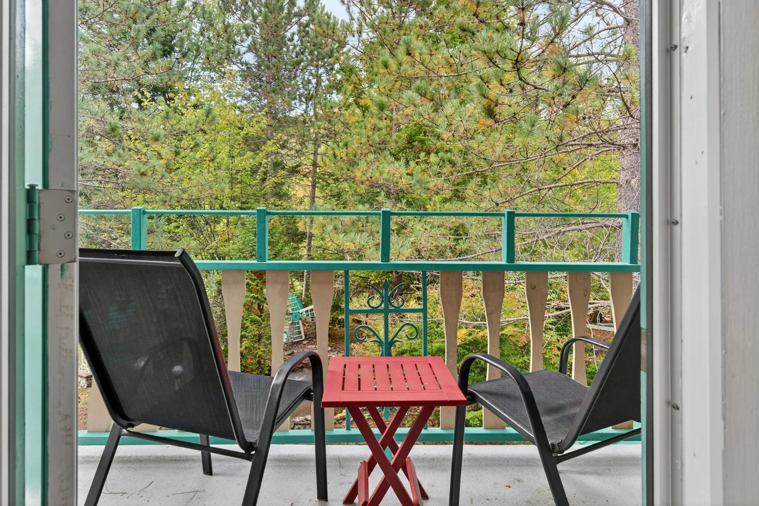 Domaine Rivière Sacacomie Chalets et Bed and Breakfast -Manoir Canergie