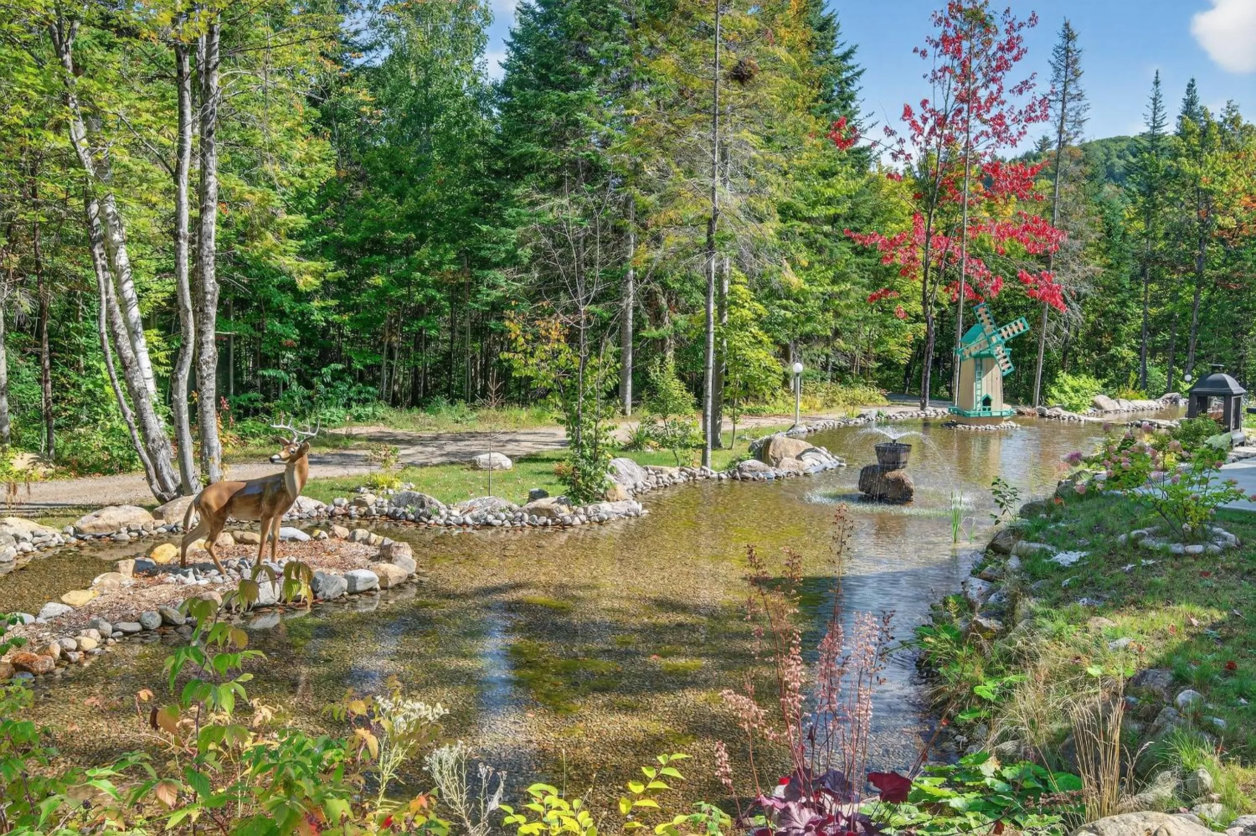 Domaine Rivière Sacacomie Chalets et Bed and Breakfast -Manoir Canergie