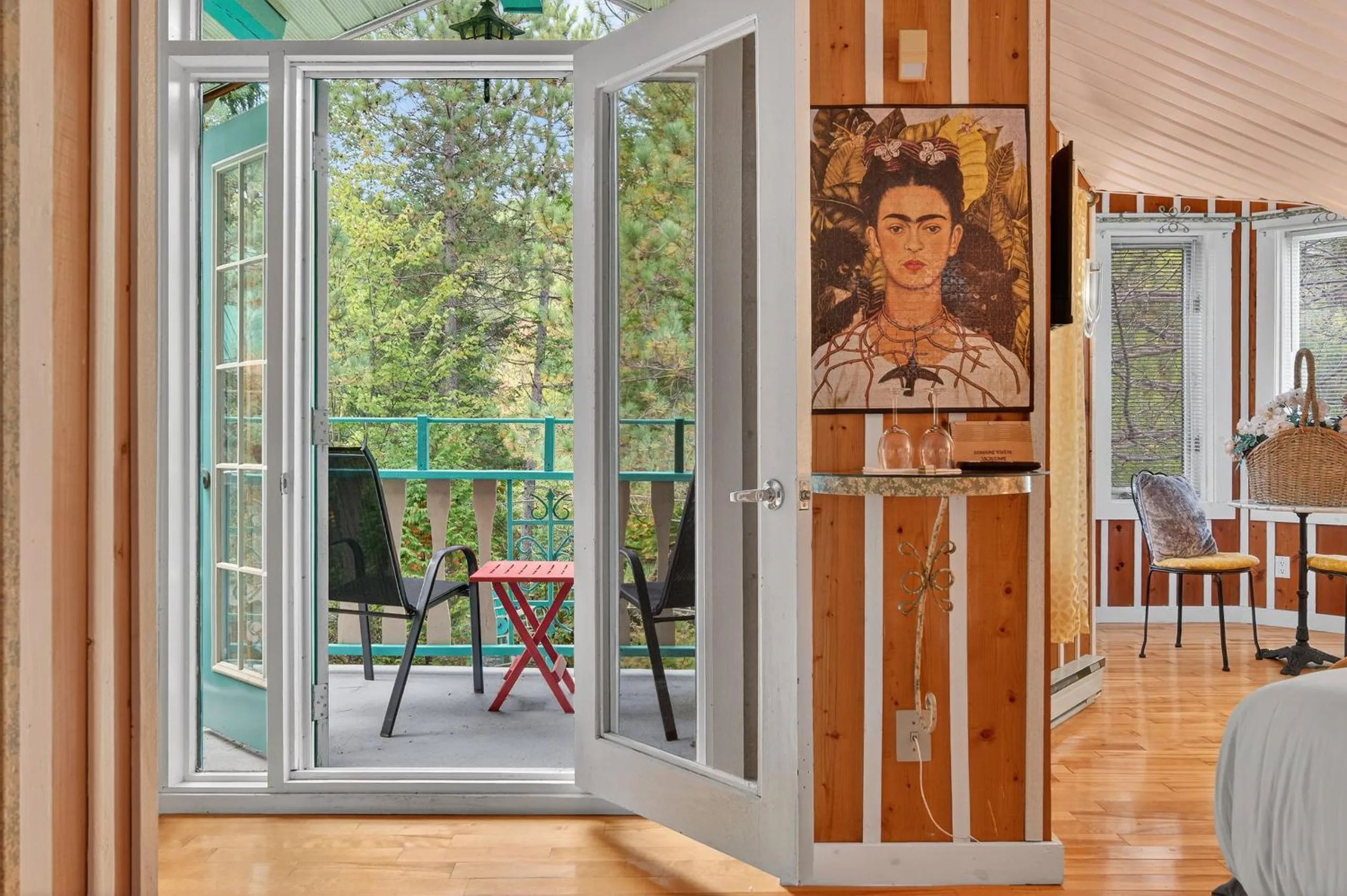 Domaine Rivière Sacacomie Chalets et Bed and Breakfast -Manoir Canergie