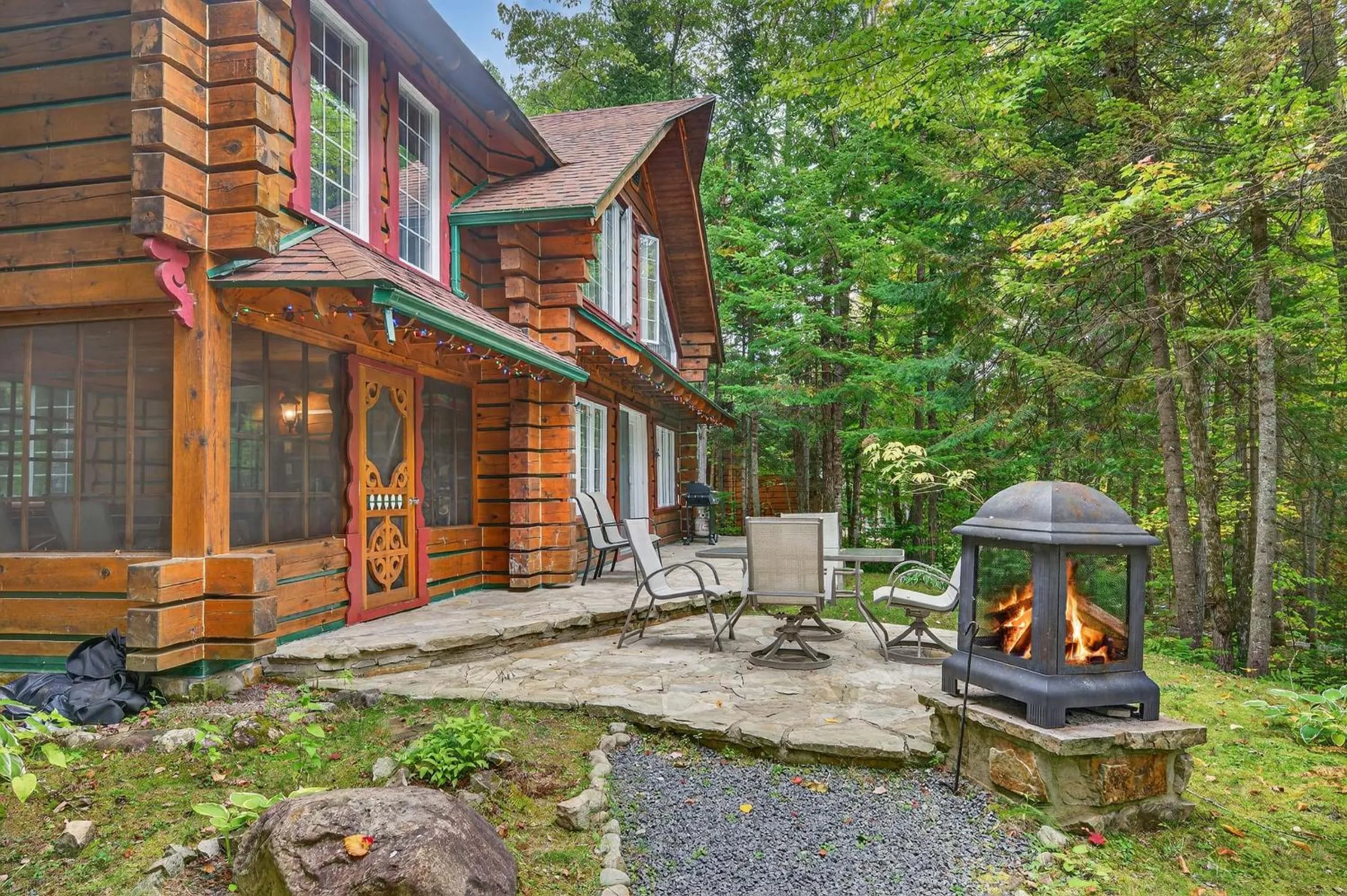 Domaine Rivière Sacacomie Chalets et Bed and Breakfast -Manoir Canergie