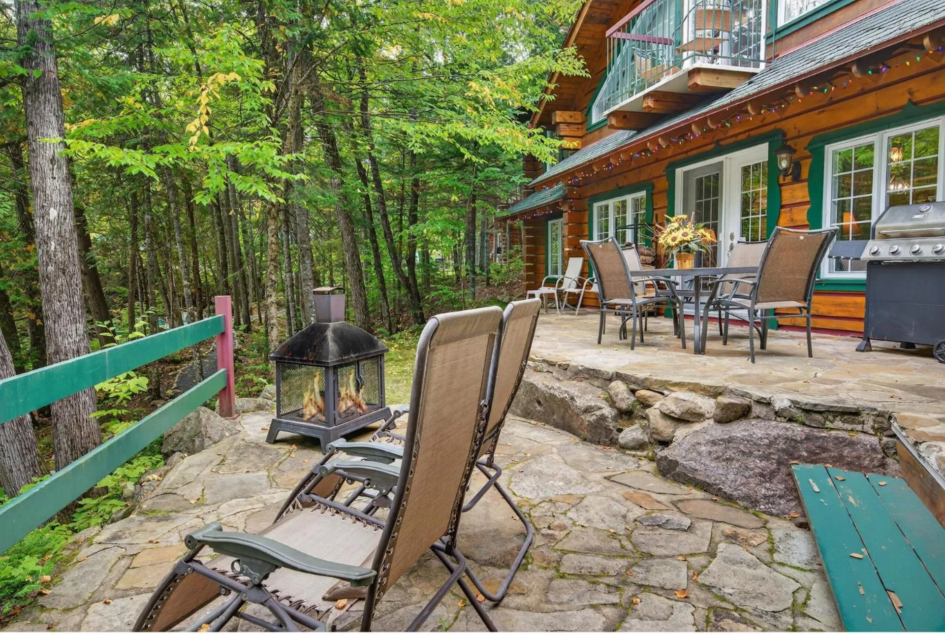 Domaine Rivière Sacacomie Chalets et Bed and Breakfast -Manoir Canergie