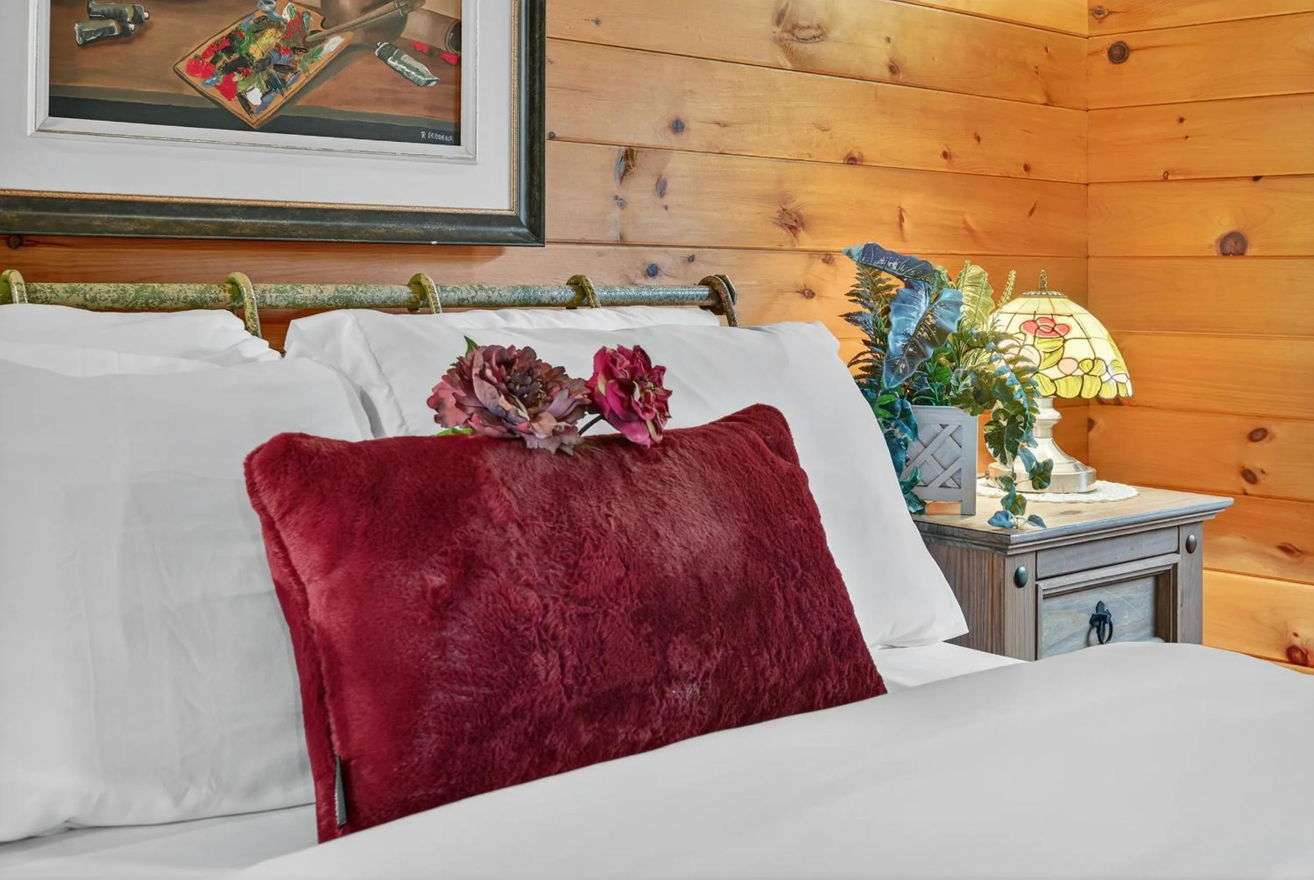 Bed in Domaine Rivière Sacacomie Chalets et Bed and Breakfast -Manoir Canergie