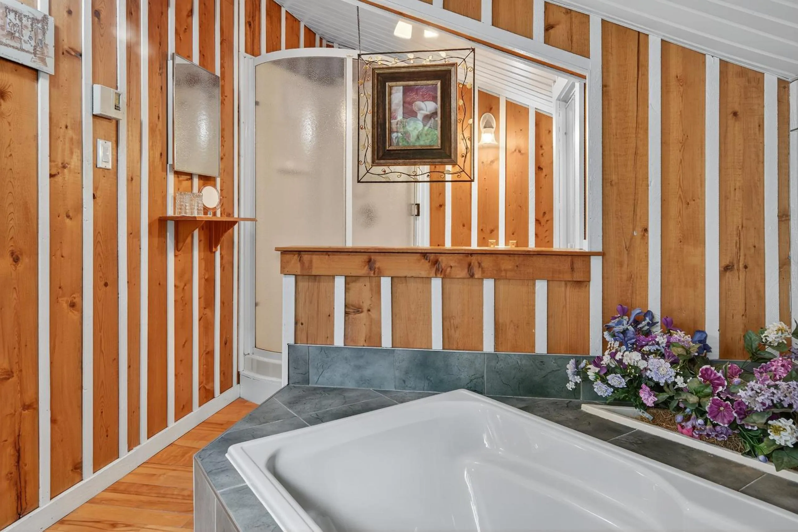 Domaine Rivière Sacacomie Chalets et Bed and Breakfast -Manoir Canergie