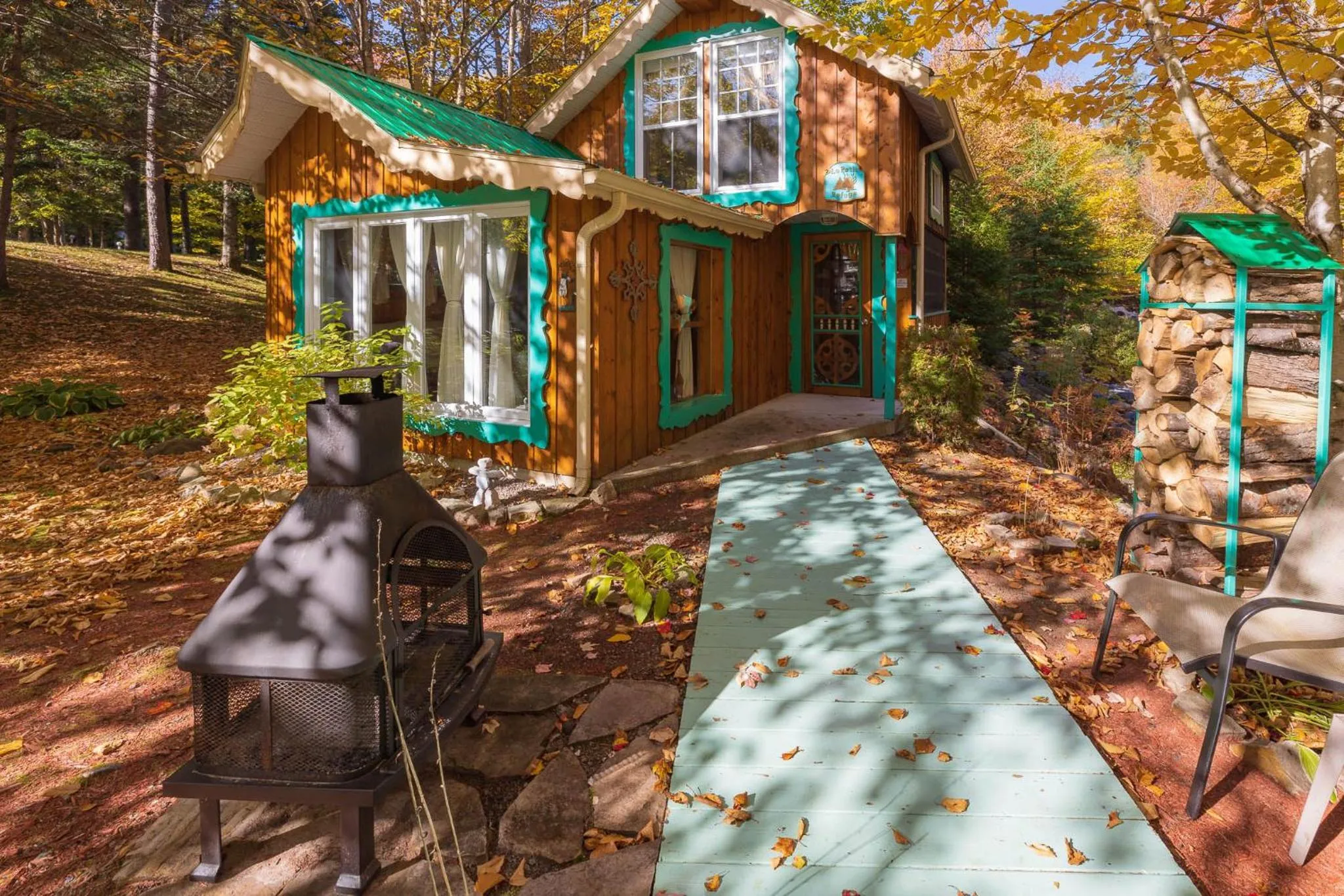 Domaine Rivière Sacacomie Chalets et Bed and Breakfast -Manoir Canergie