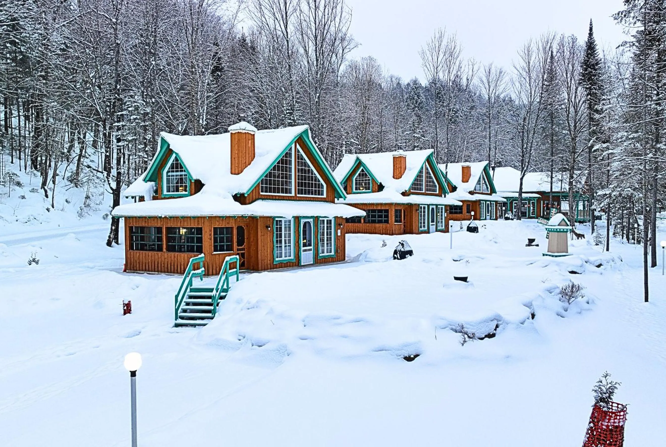 Domaine Rivière Sacacomie Chalets et Bed and Breakfast -Manoir Canergie