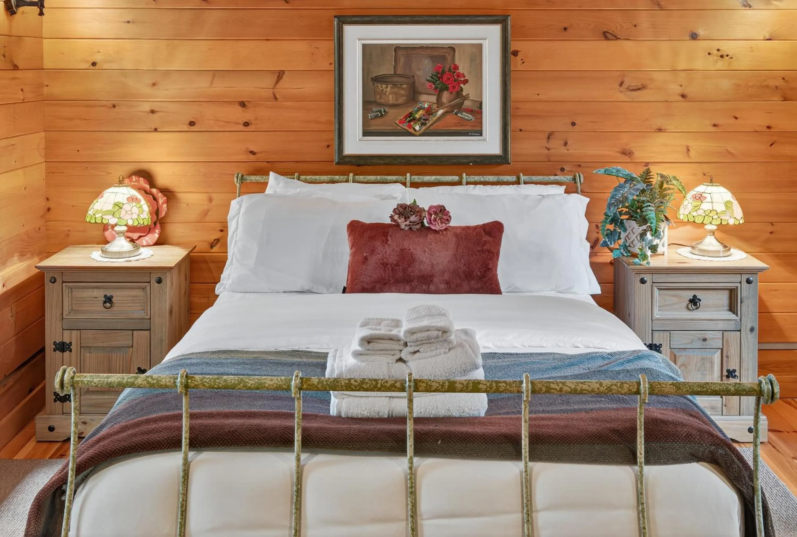 Bed in Domaine Rivière Sacacomie Chalets et Bed and Breakfast -Manoir Canergie