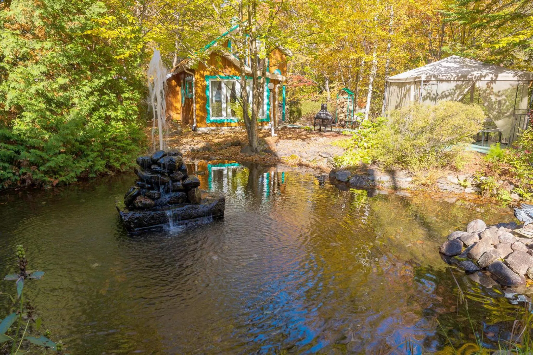 Domaine Rivière Sacacomie Chalets et Bed and Breakfast -Manoir Canergie