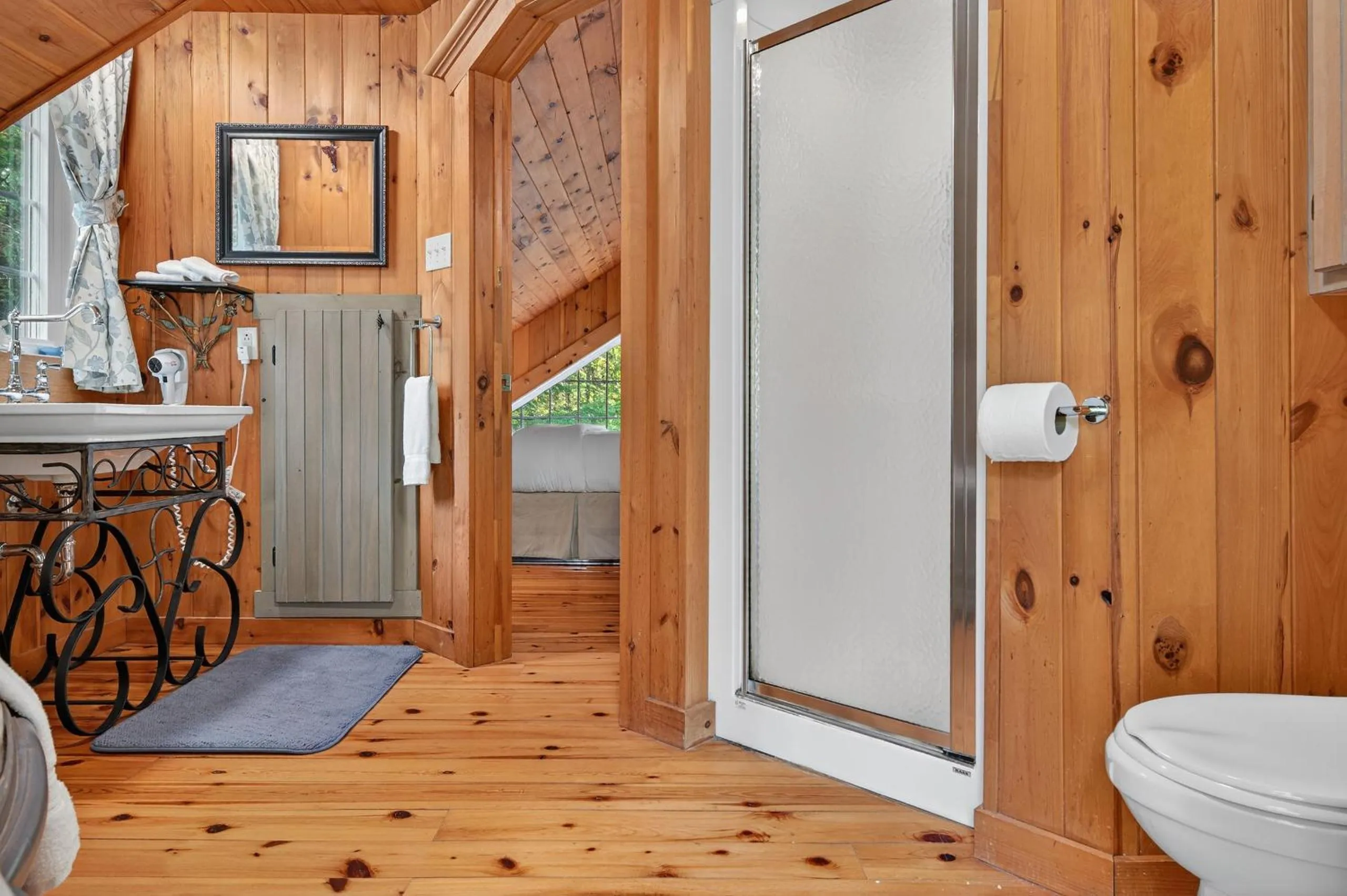 Domaine Rivière Sacacomie Chalets et Bed and Breakfast -Manoir Canergie