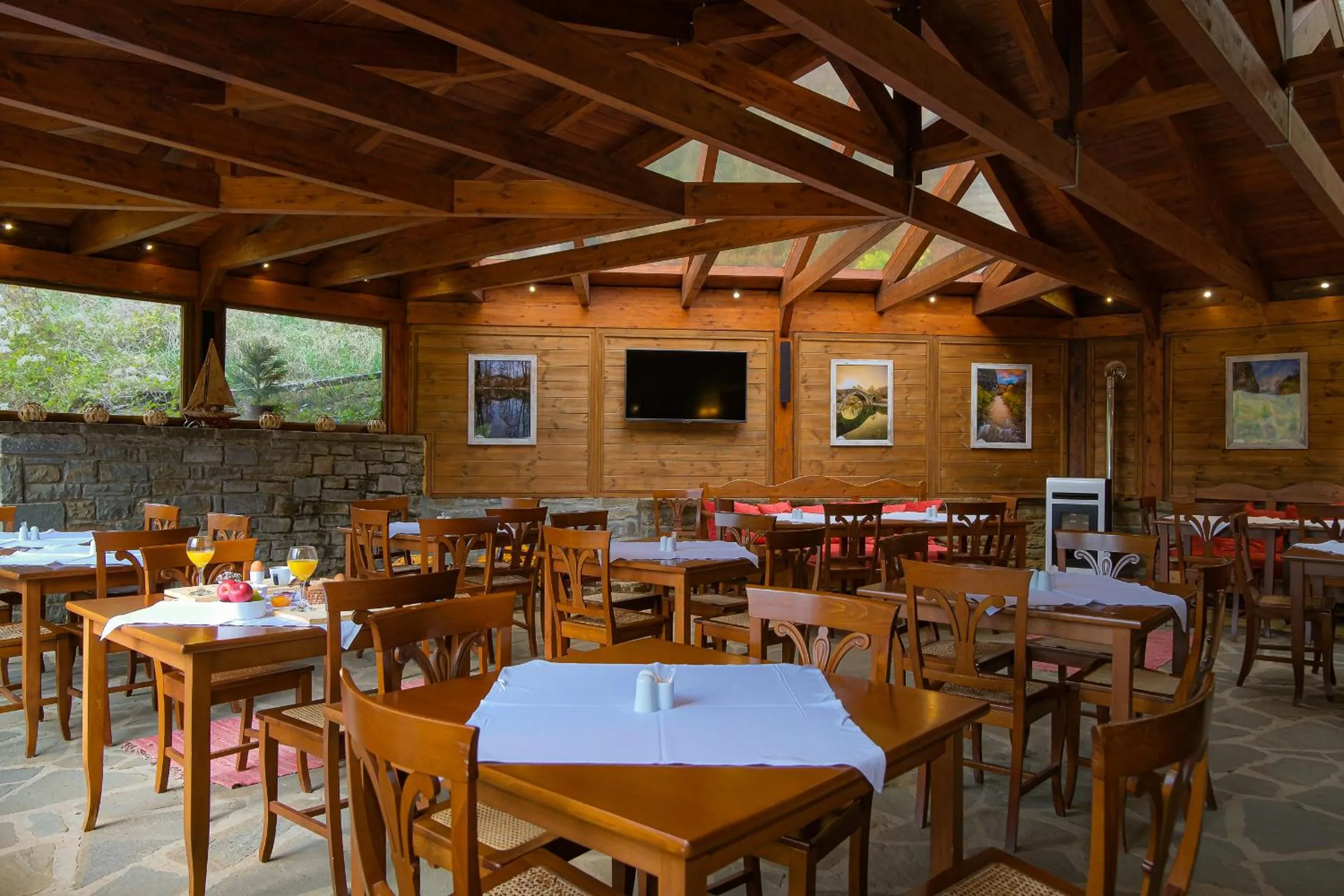 Restaurant/places to eat in Kipi Mountain Resort