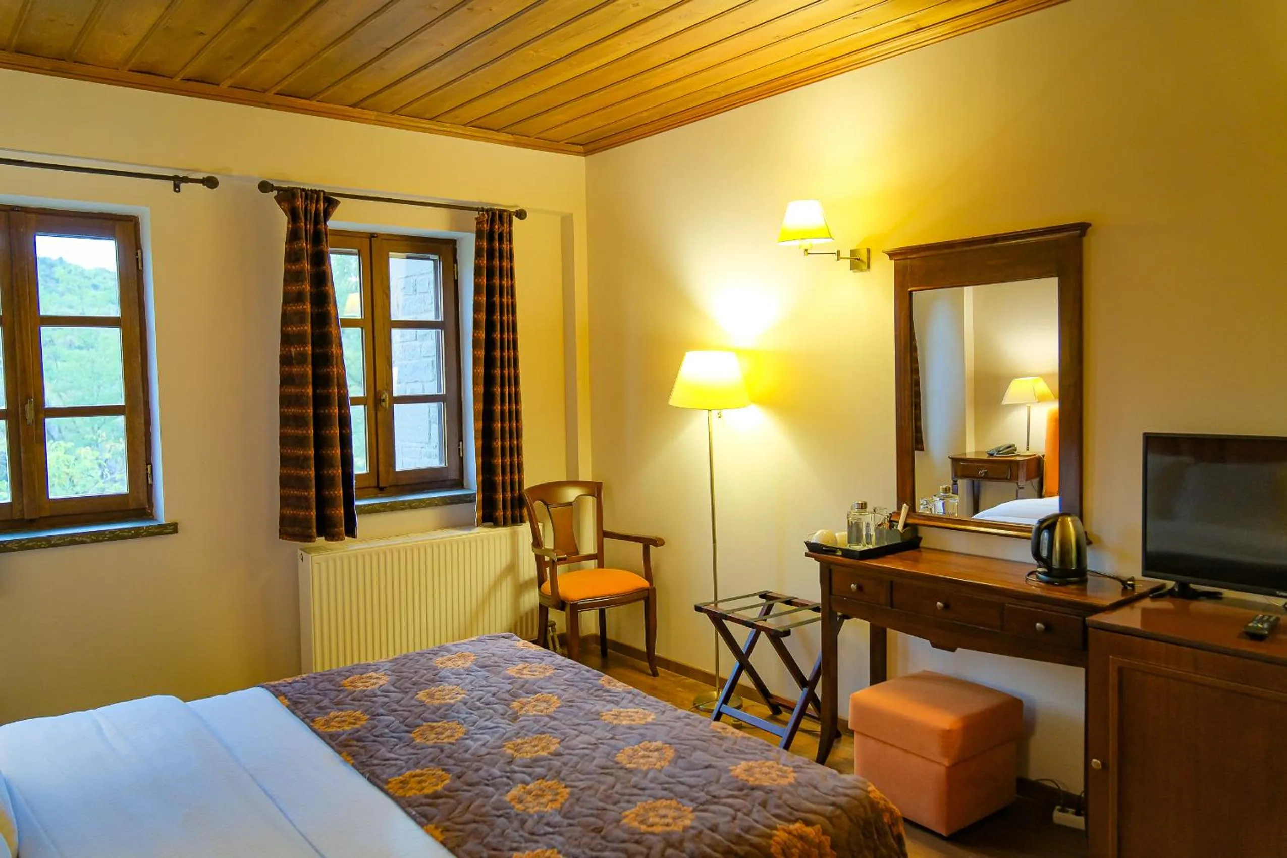 Photo of the whole room, Bed in Kipi Mountain Resort