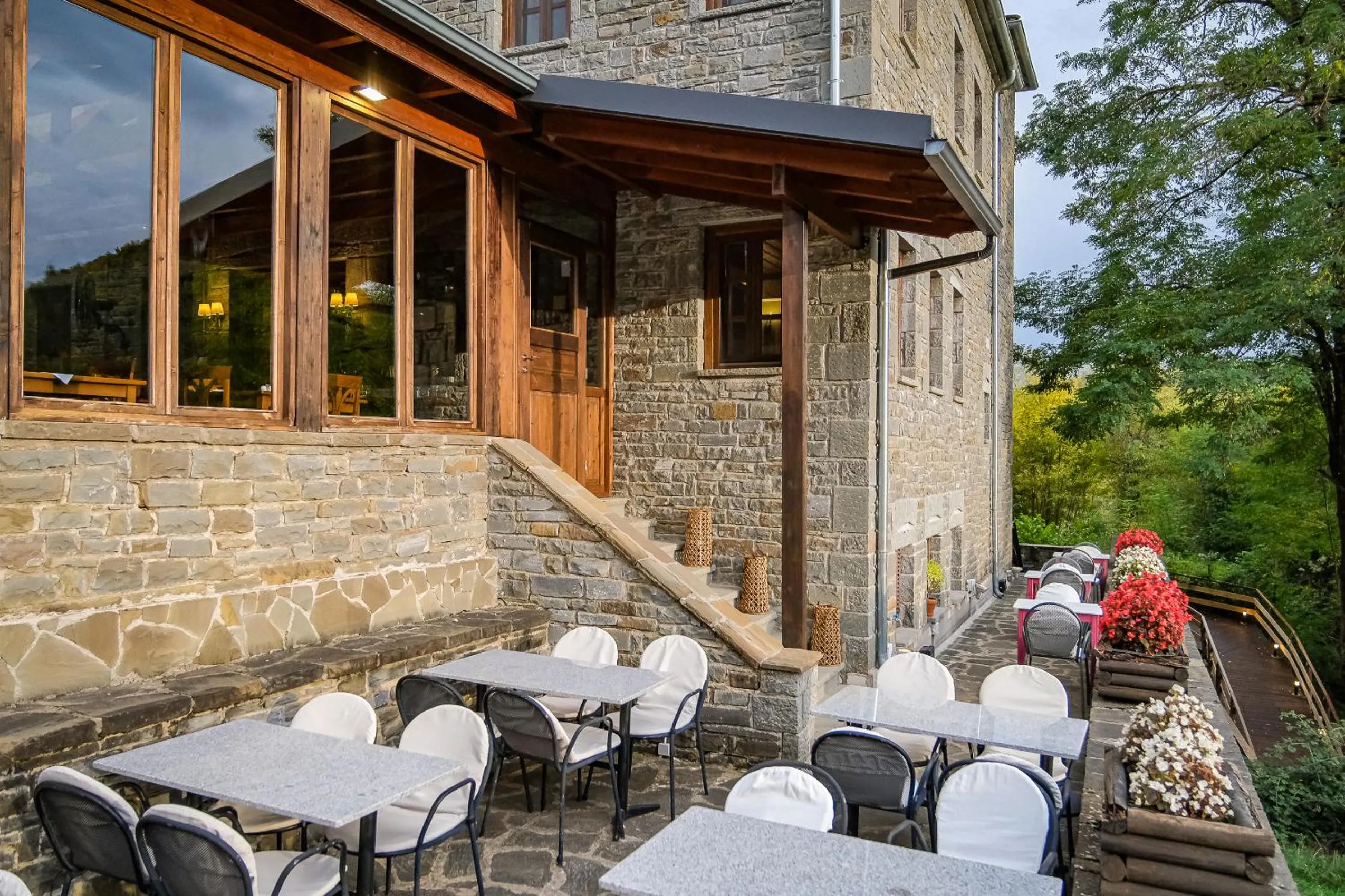 Restaurant/places to eat in Kipi Mountain Resort