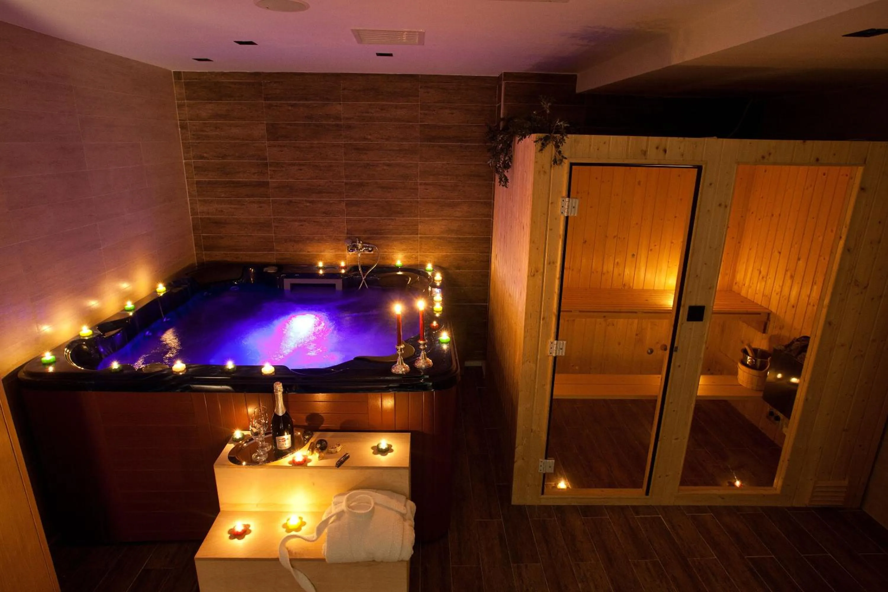 Hot Tub in Kipi Mountain Resort