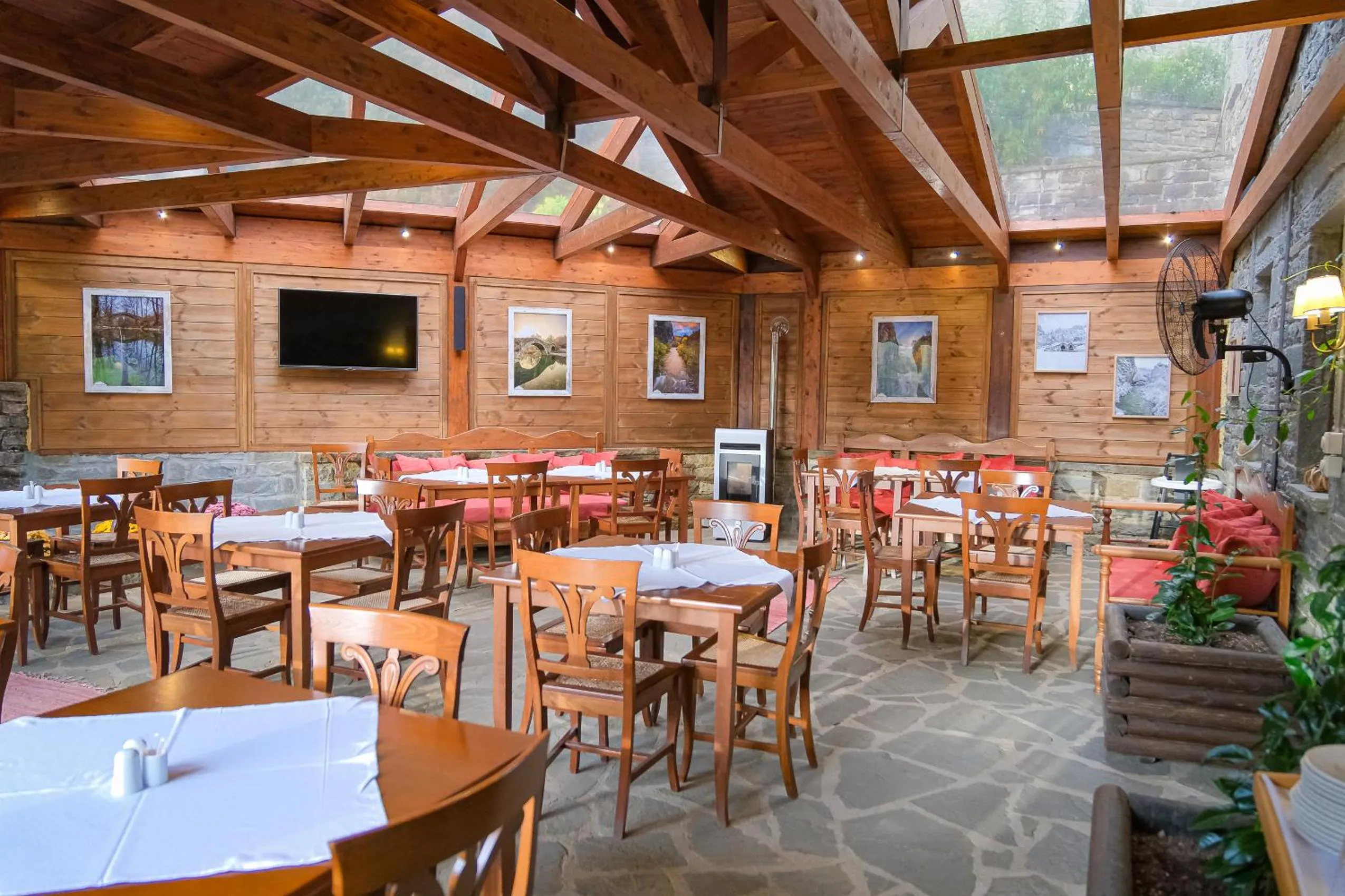 Restaurant/places to eat in Kipi Mountain Resort