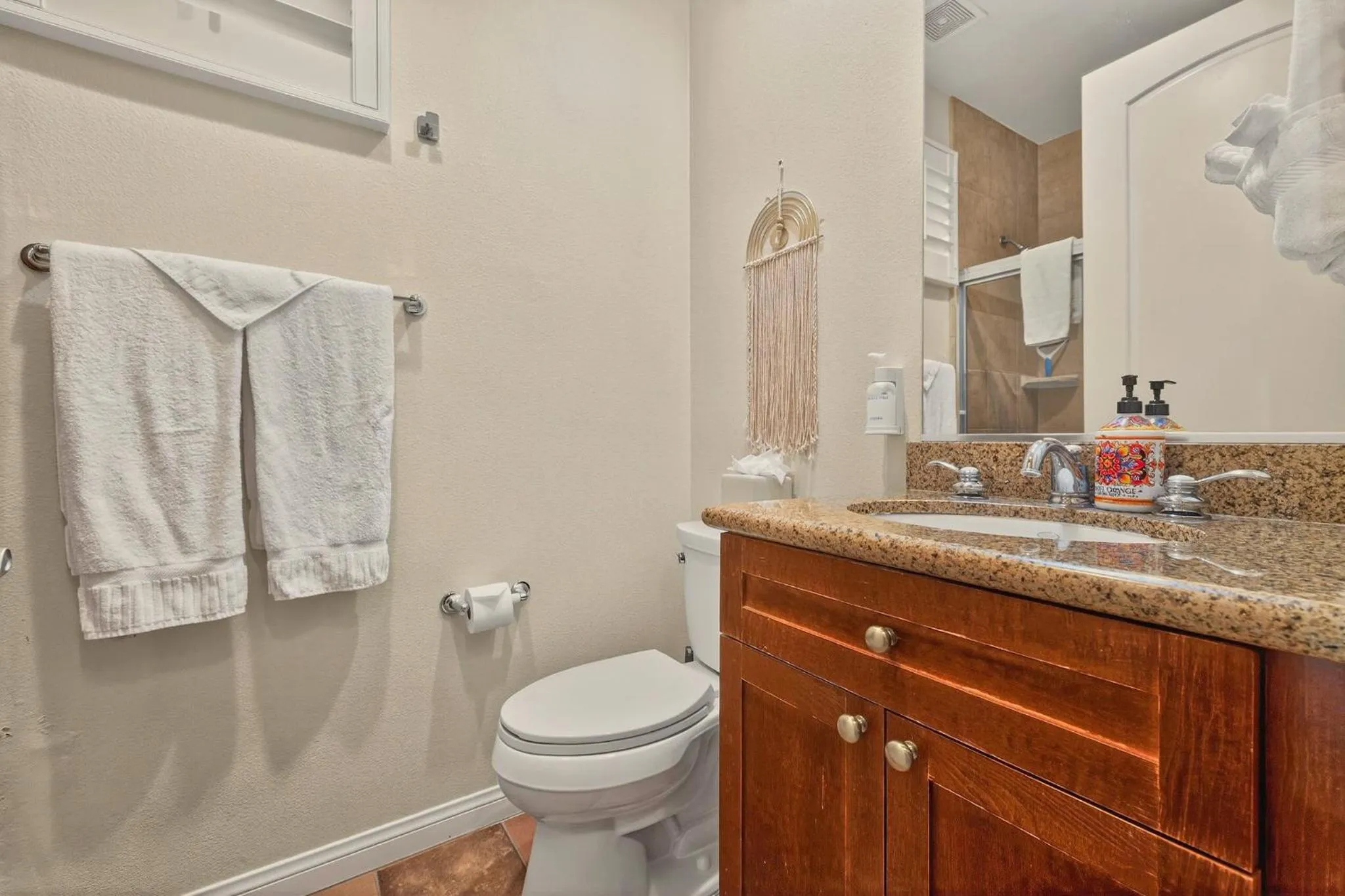 LV217 Superb 2 Bedroom Overlooking the Lap Pool