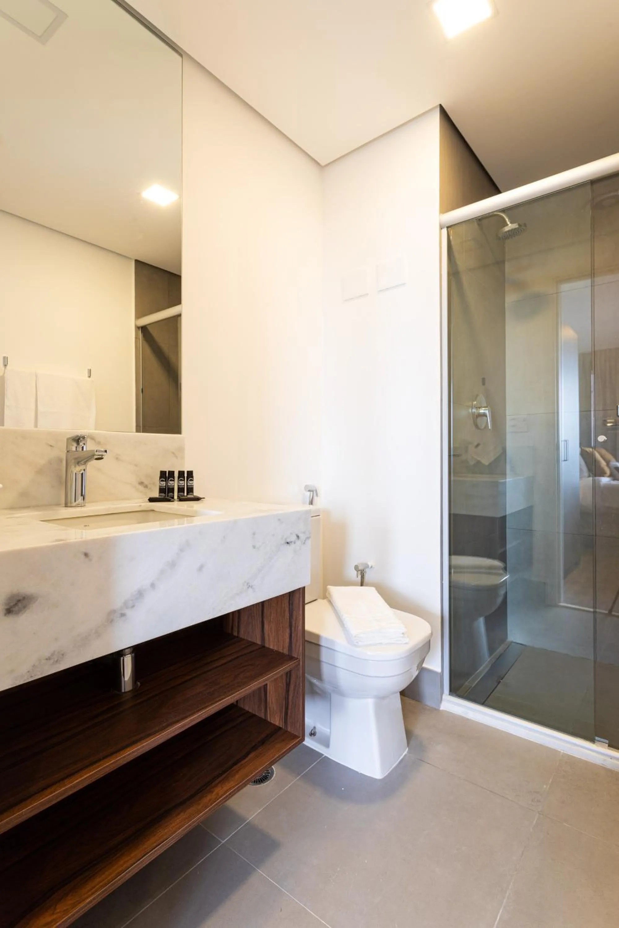 Shower in Charlie Jockey Pinheiros