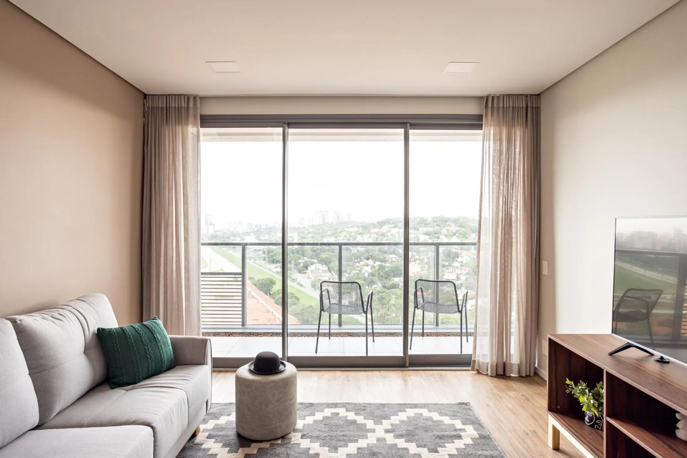 Balcony/Terrace in Charlie Jockey Pinheiros