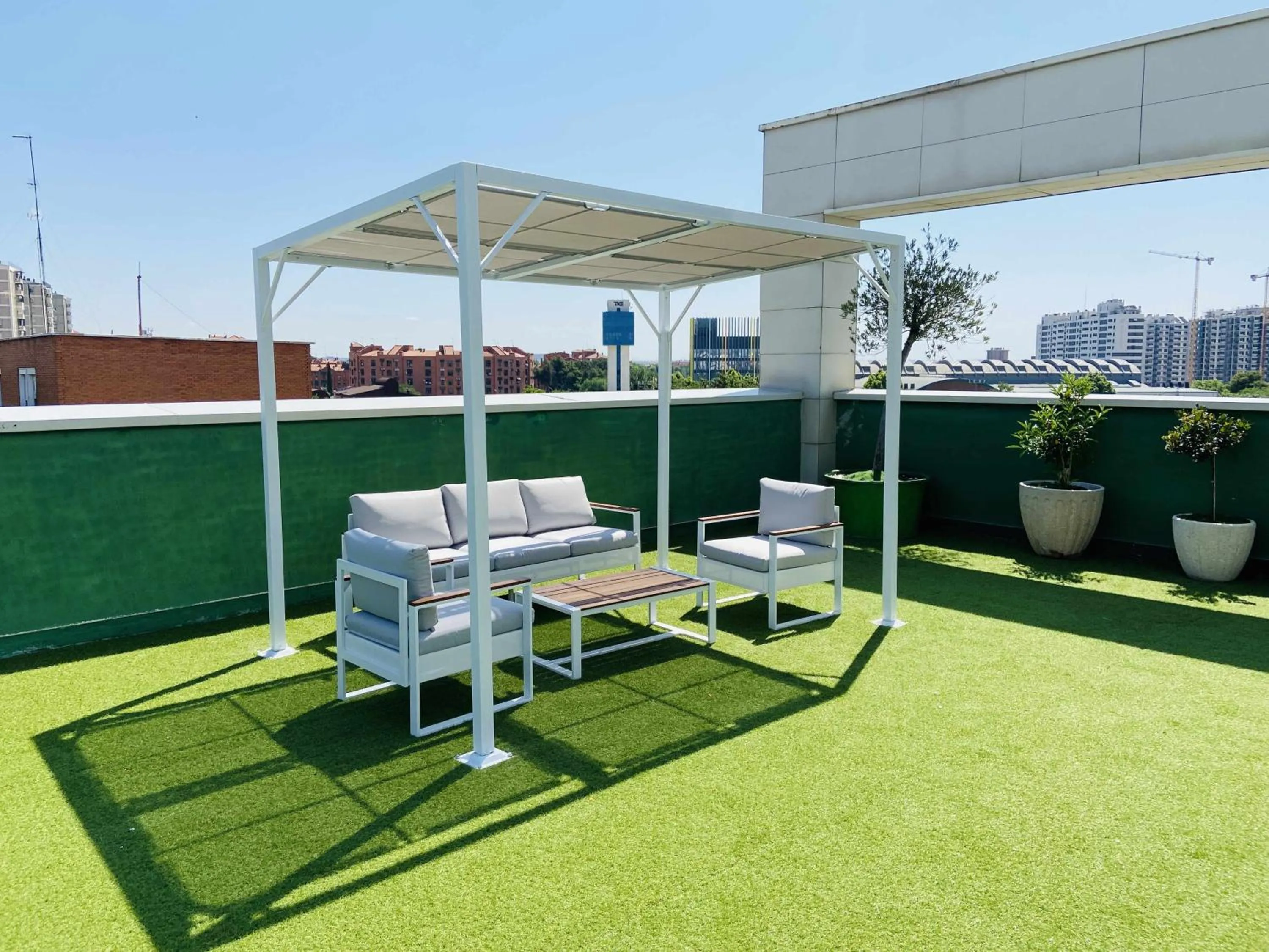 Balcony/Terrace in Paseo Suites Hotel